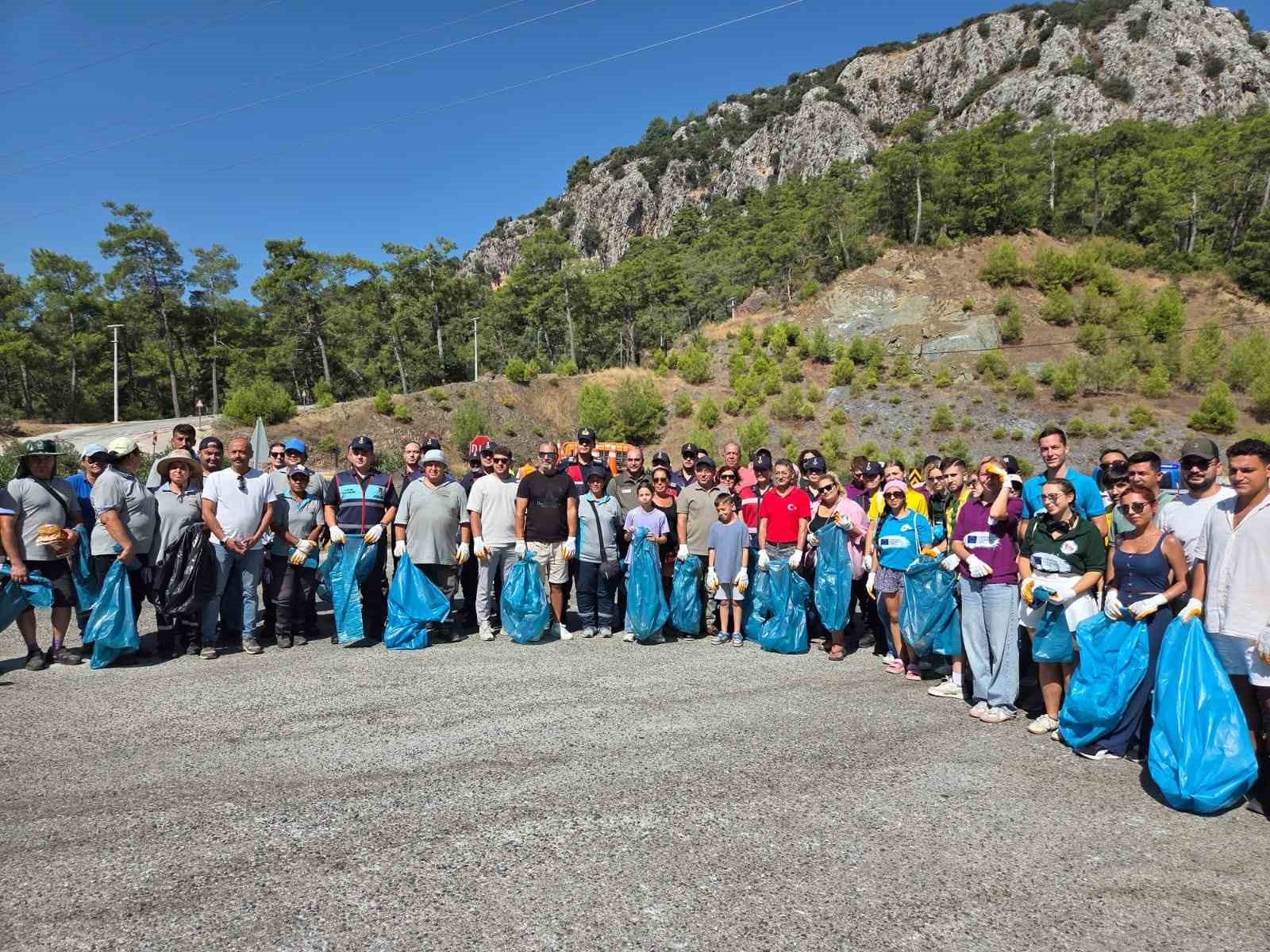 Marmaris’te ‘Temiz bir doğa harekâtı ‘
