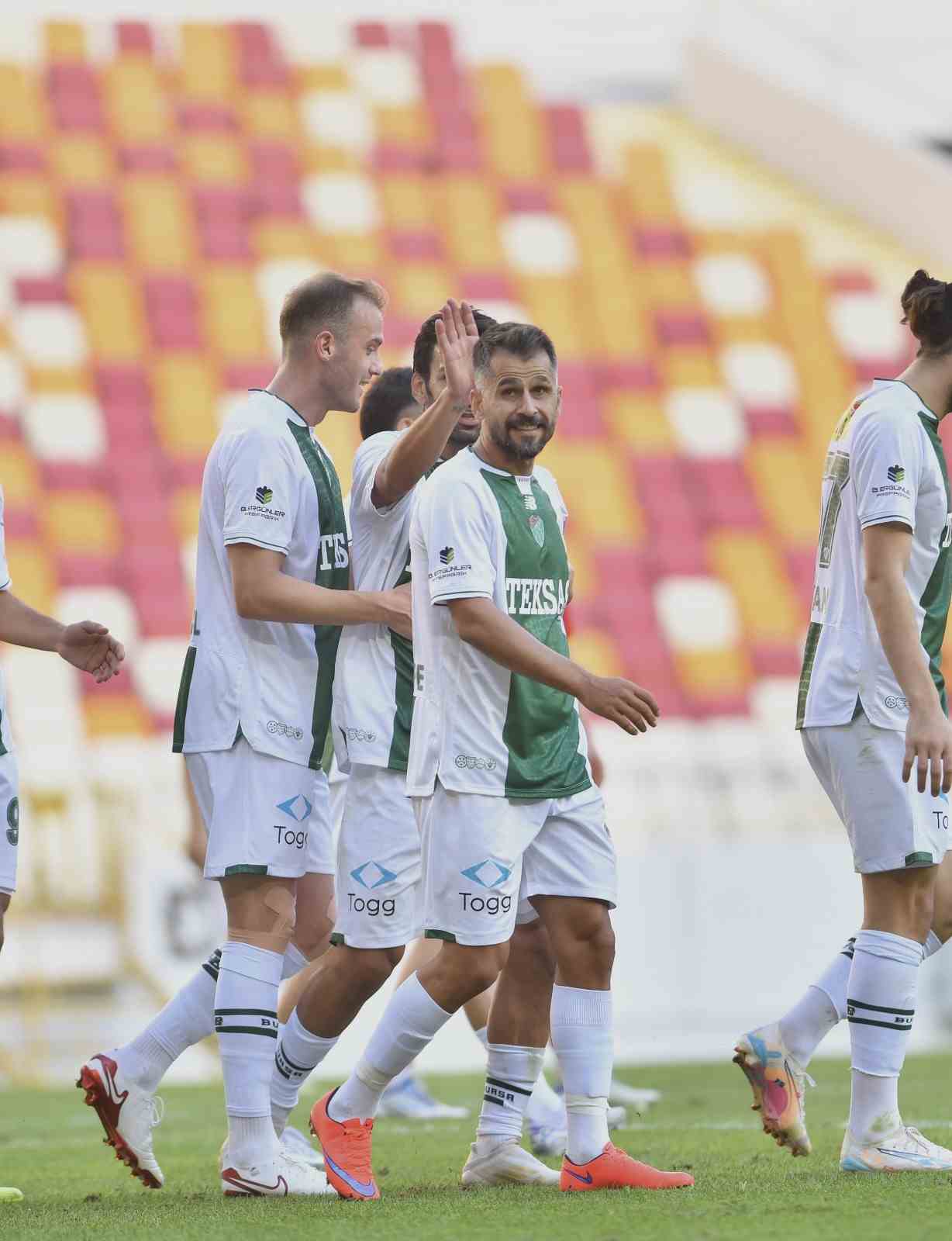 Bursaspor sezona tarihi galibiyetle başladı: 8-0 