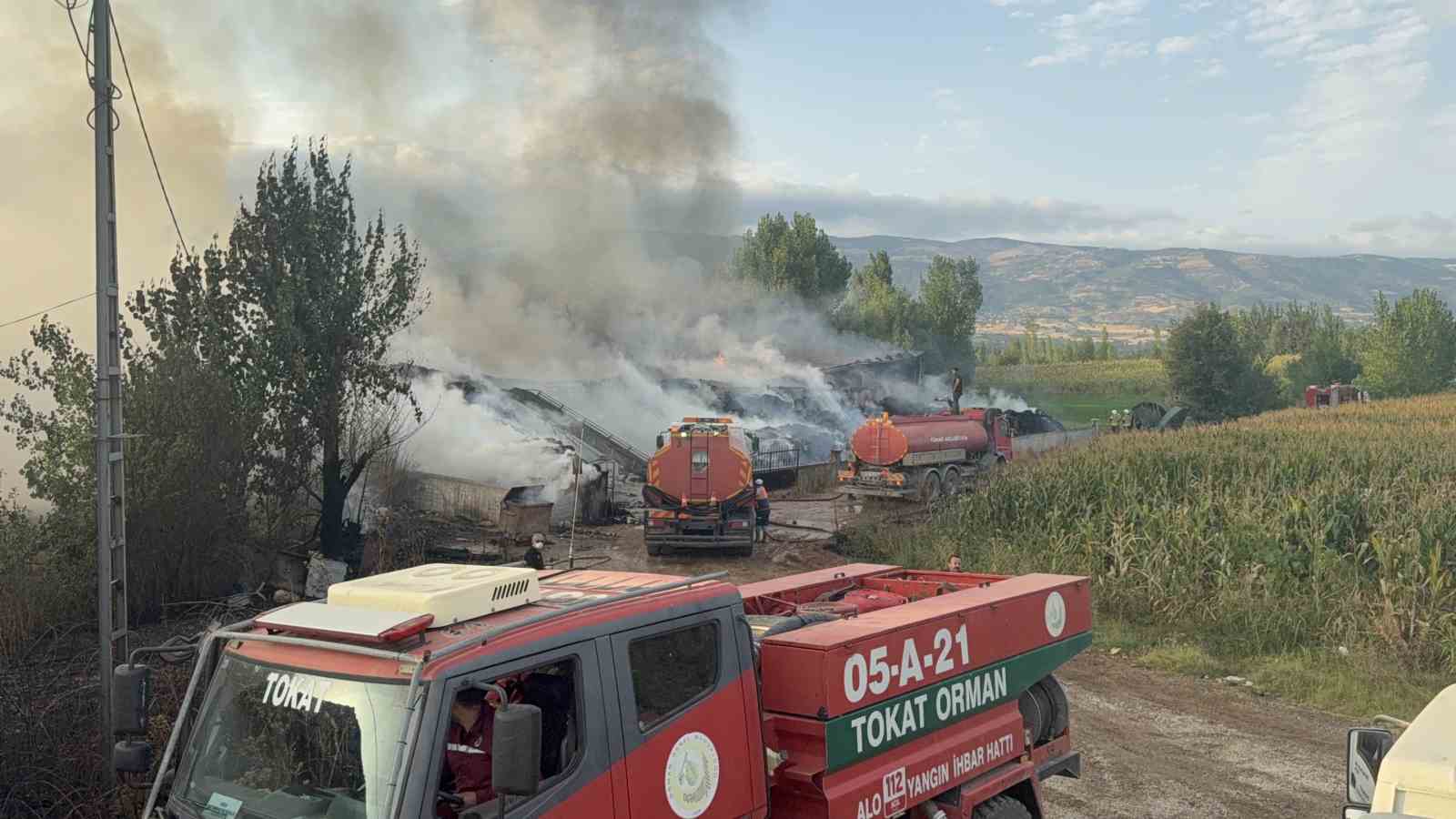 Tokat’ta kumaş geri dönüşüm deposunda çıkan yangın kontrol altına alındı 