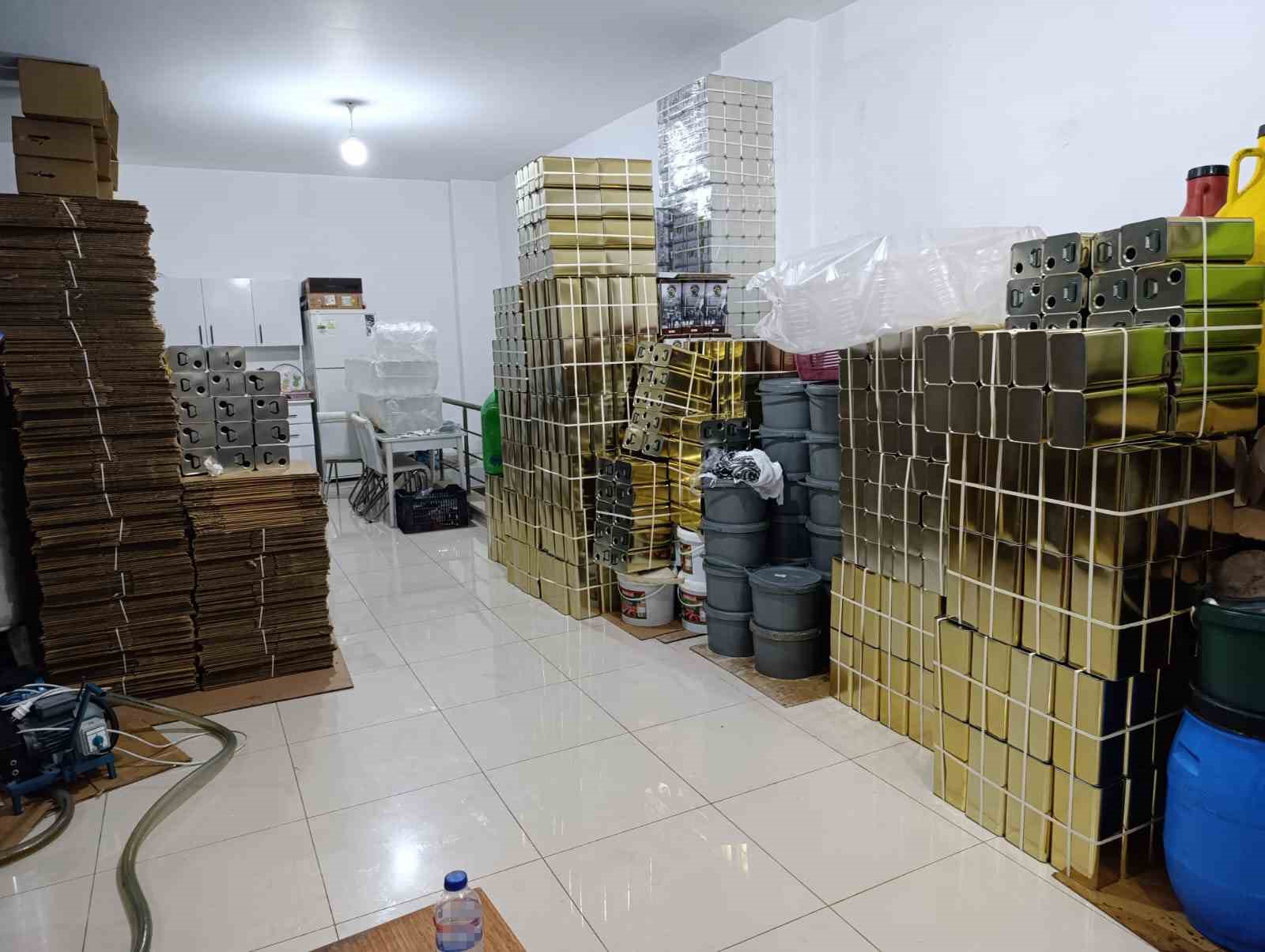 Edremit’te taklit ve tağşiş 15 bin 365 litre zeytinyağı ele geçirildi 