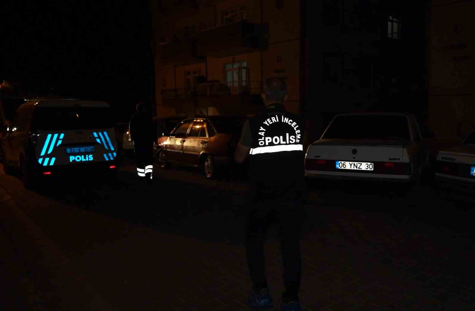 Alkollü gencin öfkesi kanlı bitti: Babasını darp edip kendini yaraladı 