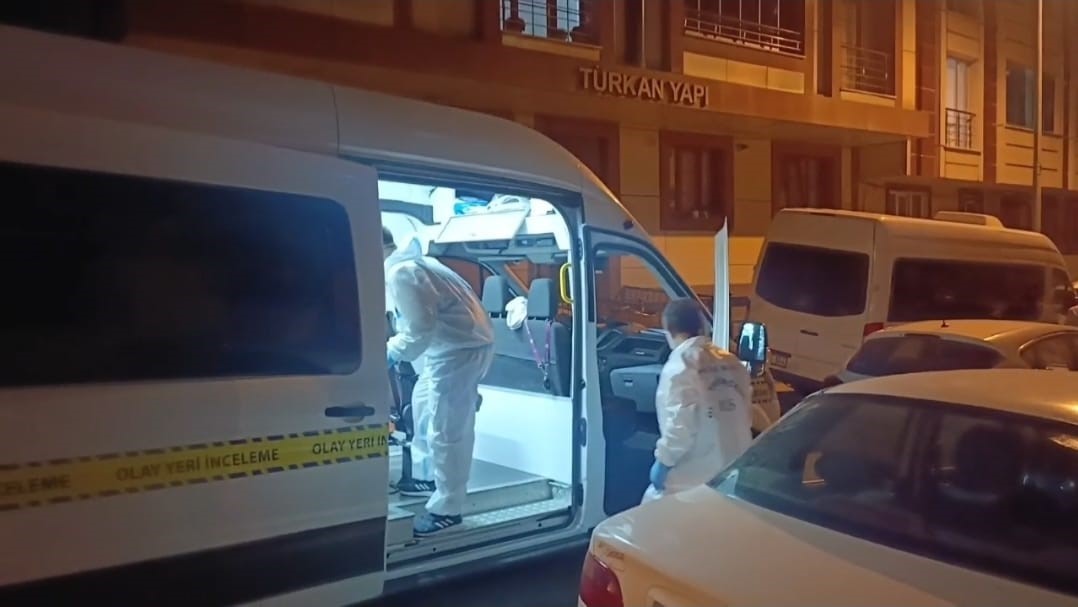 Sultangazi’de aile içi kavga cinayetle sonuçlandı: Oğul, annesini başından vurdu 