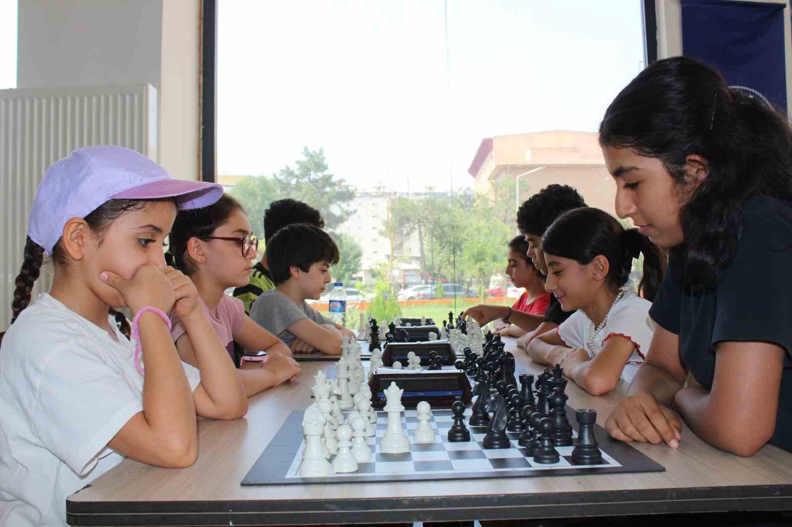Siirt’te 10 bin öğrenci yaz spor okullarında tatilini verimli geçiriyor 