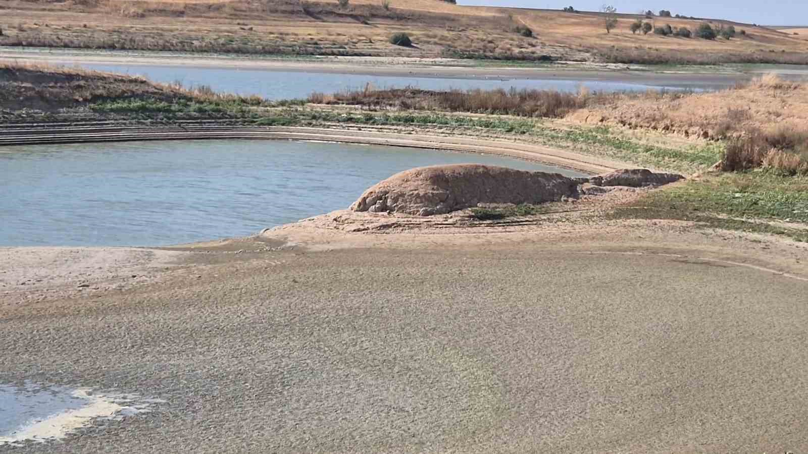 Tekirdağ’da barajda adacıklar oluştu 