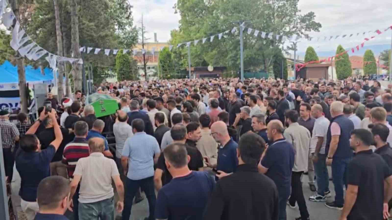 Karadeniz’de boğulan öğretmen son yolculuğuna uğurlandı 