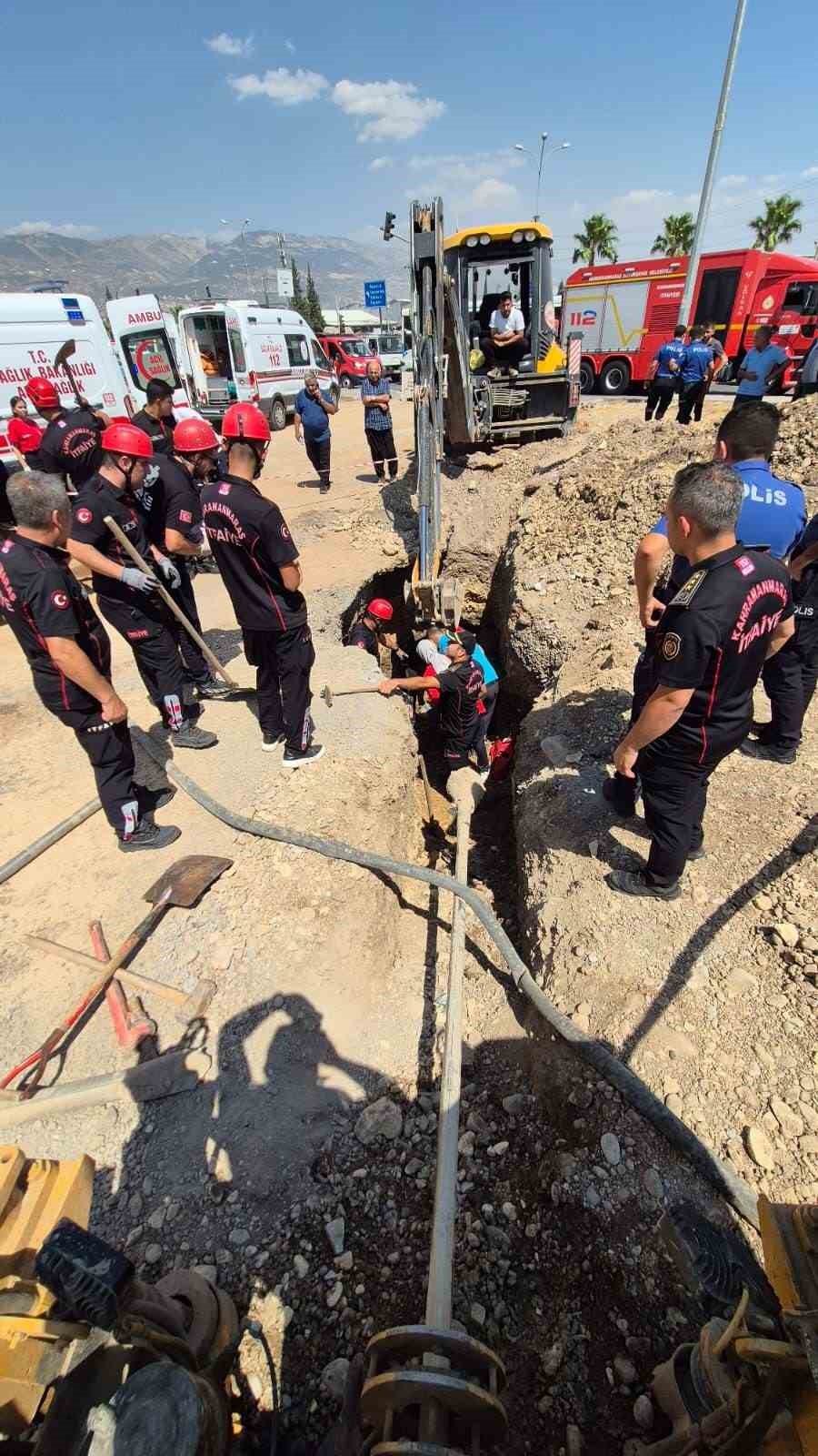 Göçükte kalan işçi kurtarıldı 