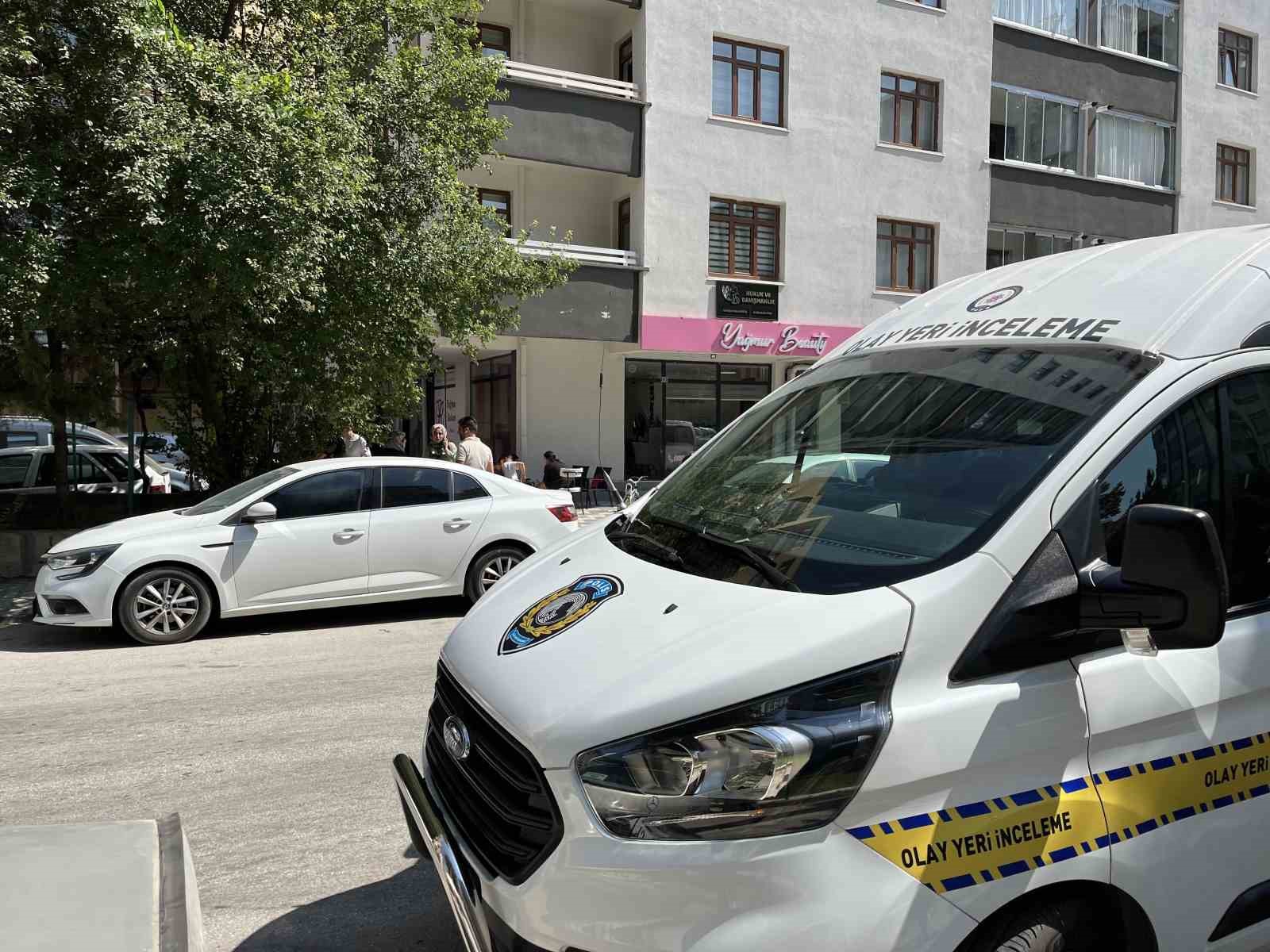 Konya’da bir apartmanda top mermisi bulundu 