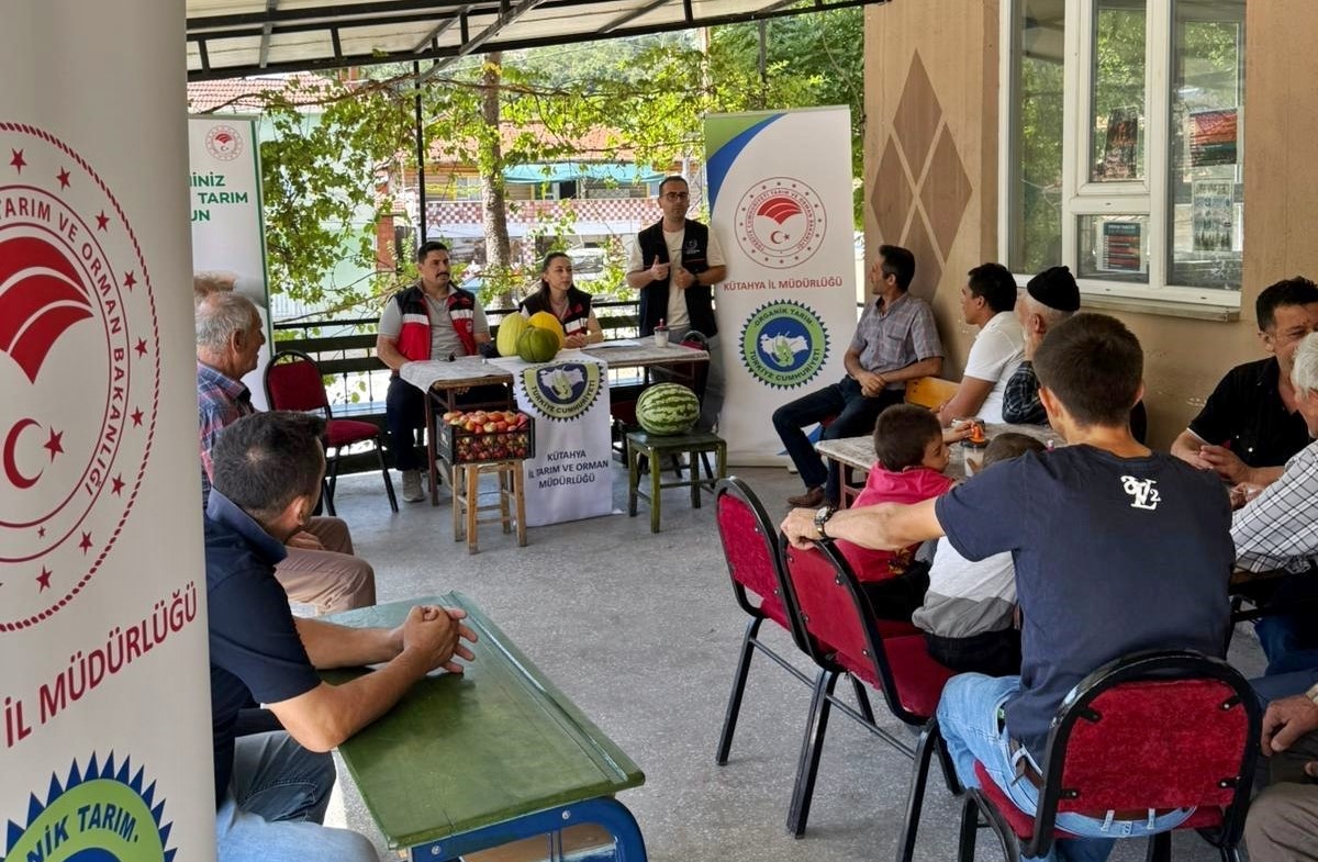 Doğal Emet Göncek köyü kavunu için 35 çiftçiye eğitim 