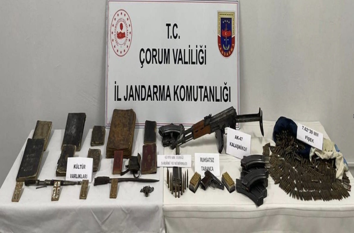 Çorum’da 10 adet el yazması Kur’an-ı kerim ele geçirildi
