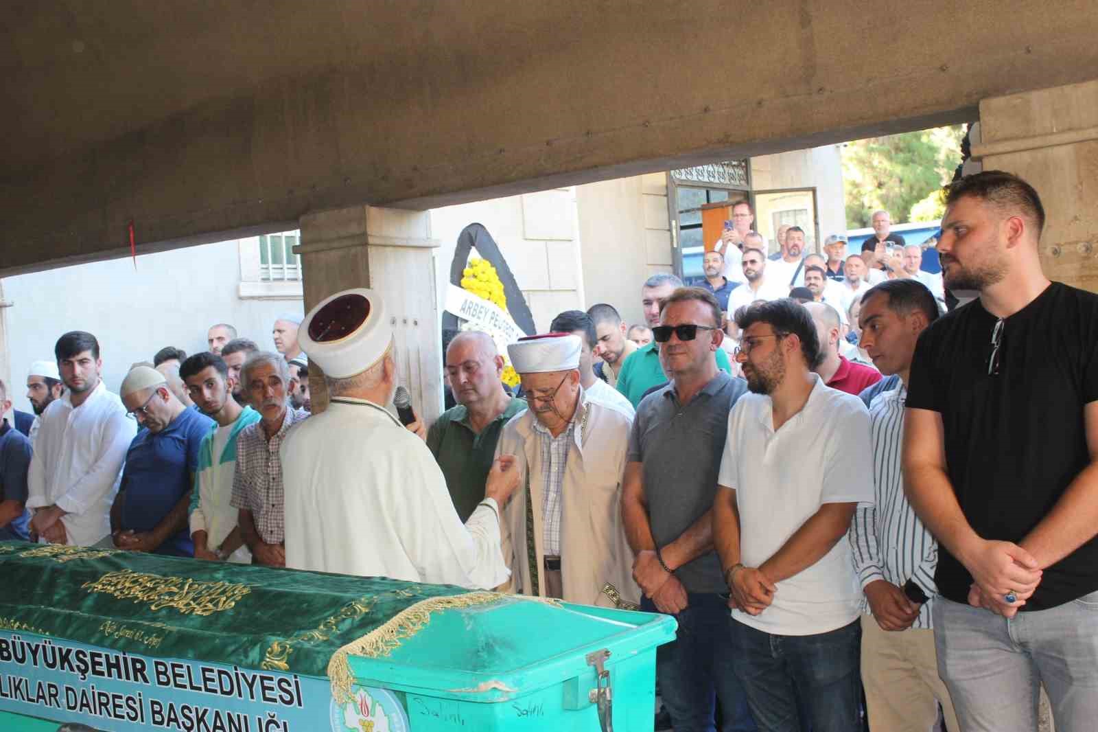 Manisa’da imam babanın en acı görevi 