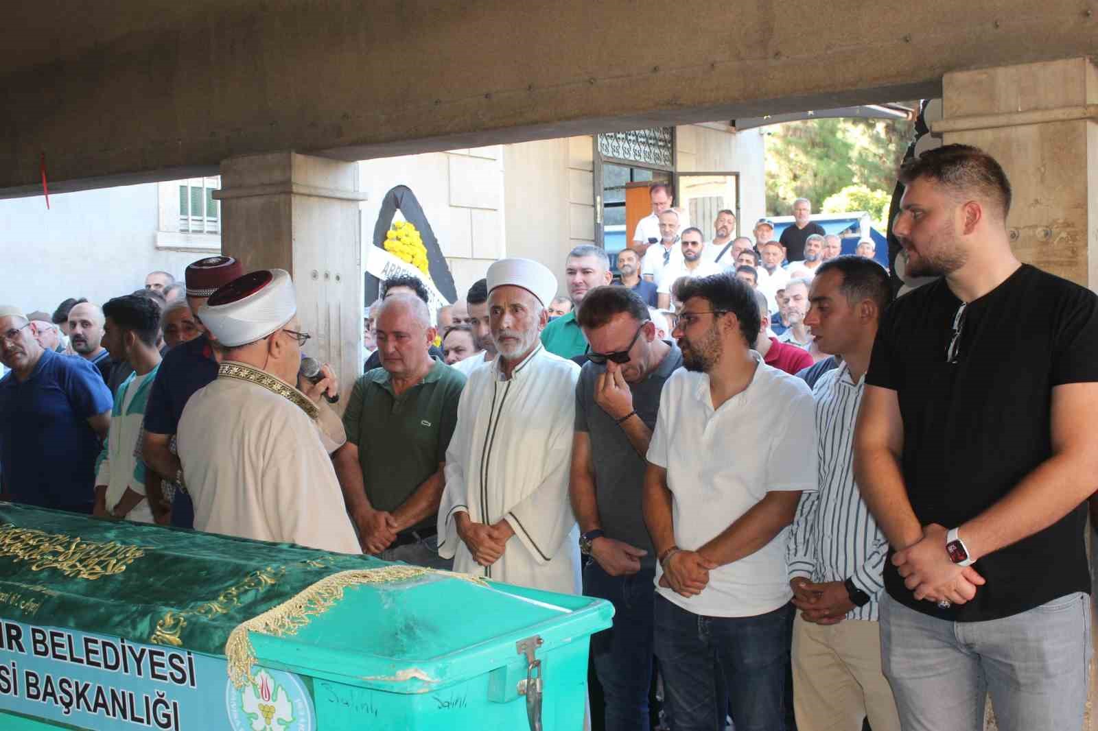 Manisa’da imam babanın en acı görevi 
