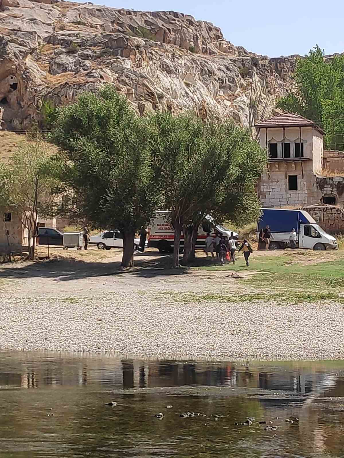 Kuzenini kurtarırken boğulma tehlikesi atlatan genç hayatını kaybetti 