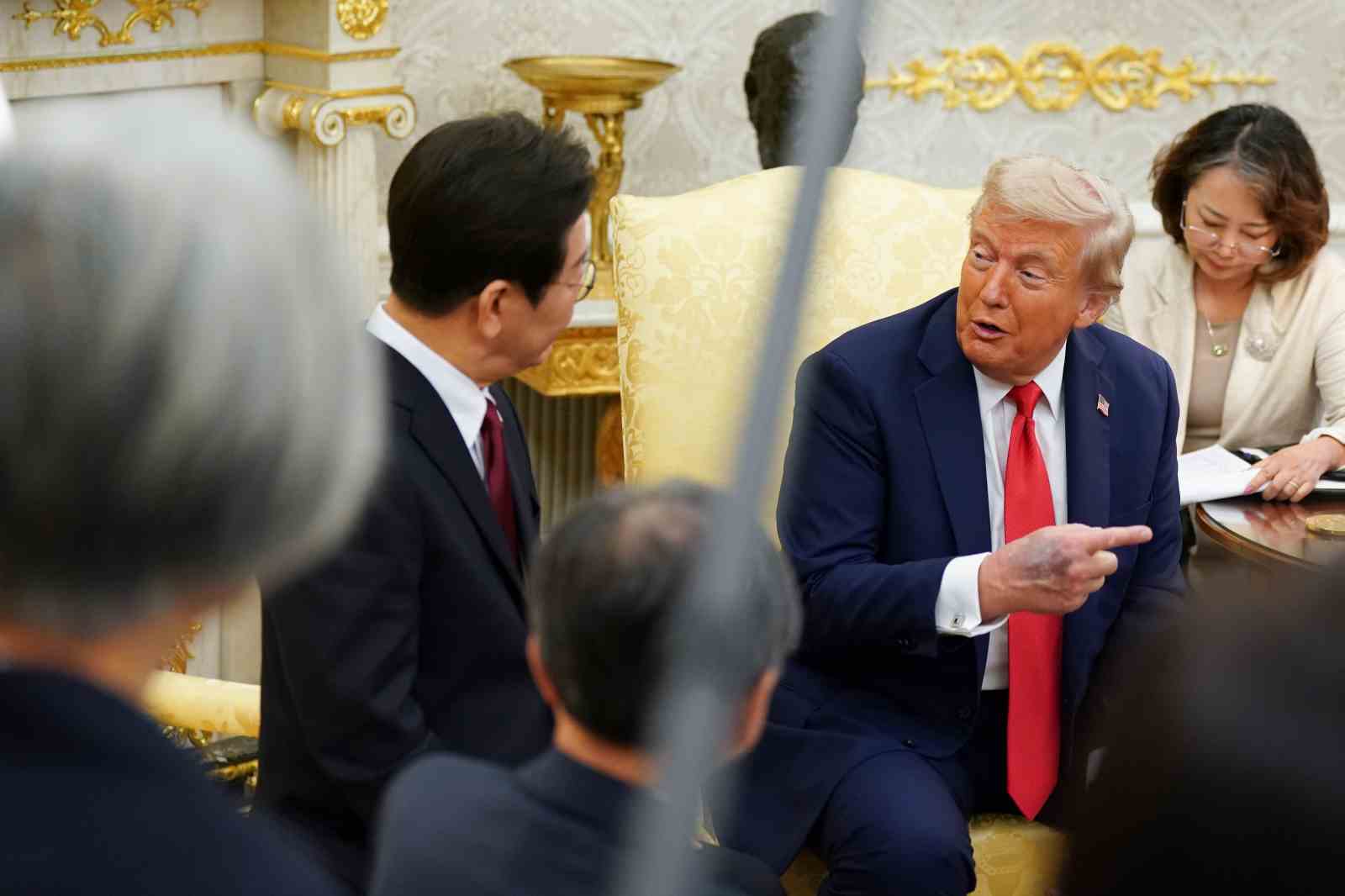 Trump’ın elindeki morluk hakkında Beyaz Saray’dan açıklama 