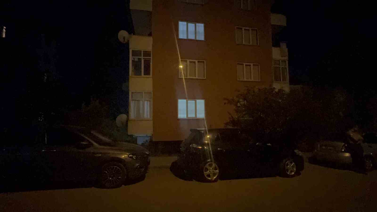 Karısını öldürüp, kendini vurdu 