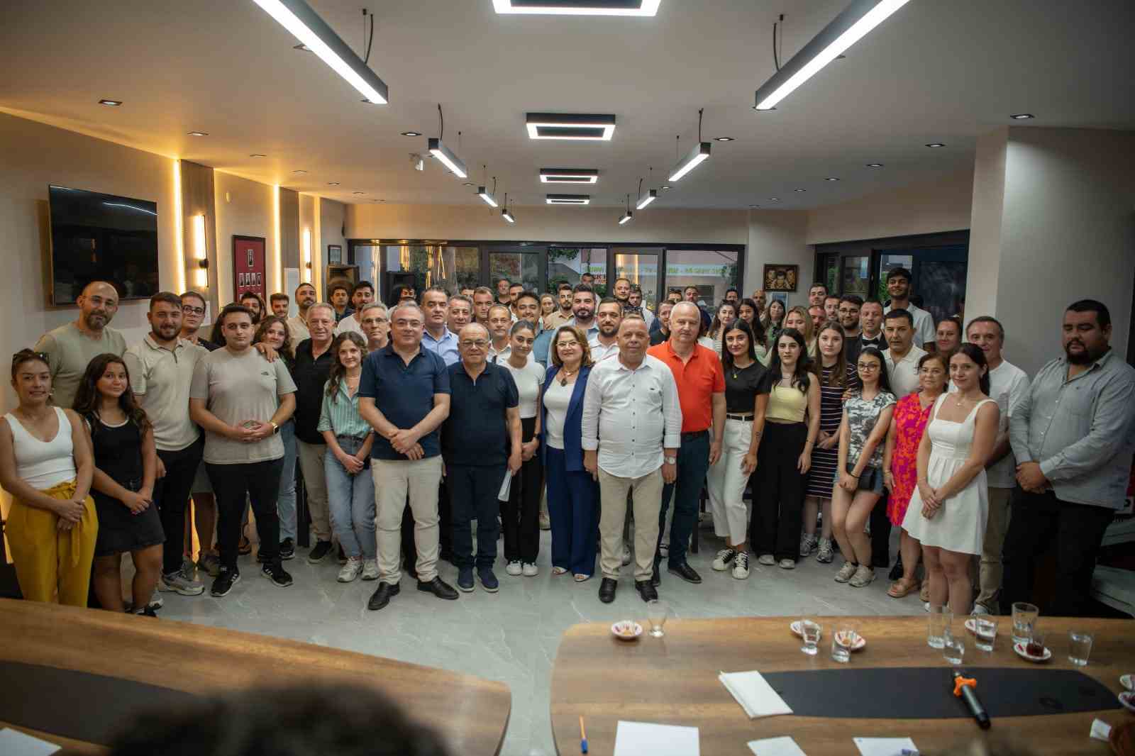 Aydın’daki CHP’li Belediye Başkanları Kuşadası’nda bir araya geldi 