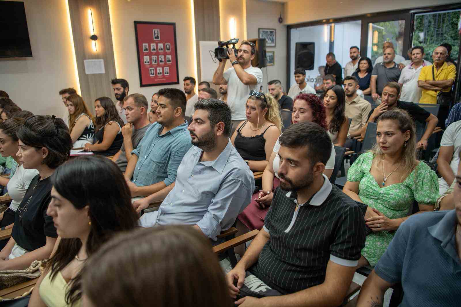 Aydın’daki CHP’li Belediye Başkanları Kuşadası’nda bir araya geldi 