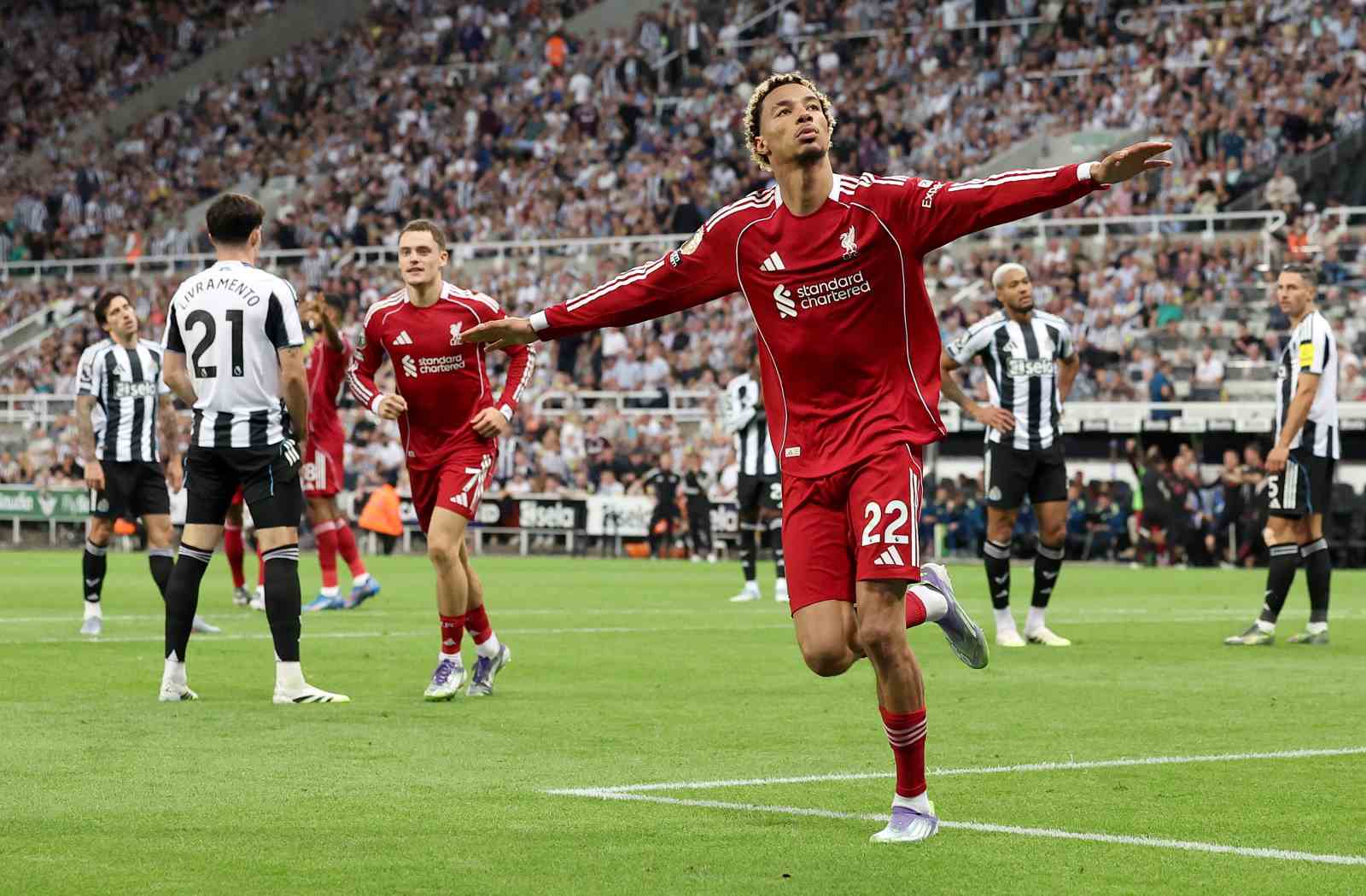 Liverpool, 16 yaşındaki Ngumoha ile kazandı 