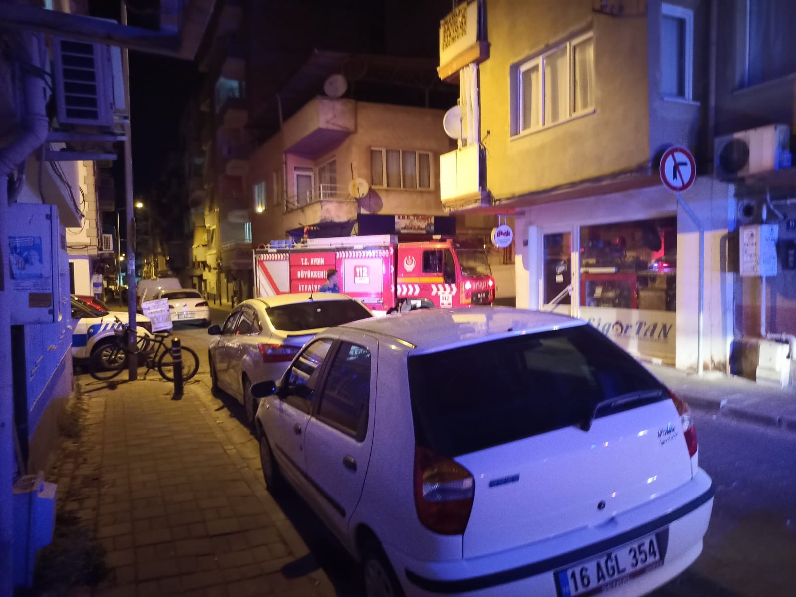 Evde düşen şahsın imdadına polis ve itfaiye ekipleri yetişti 