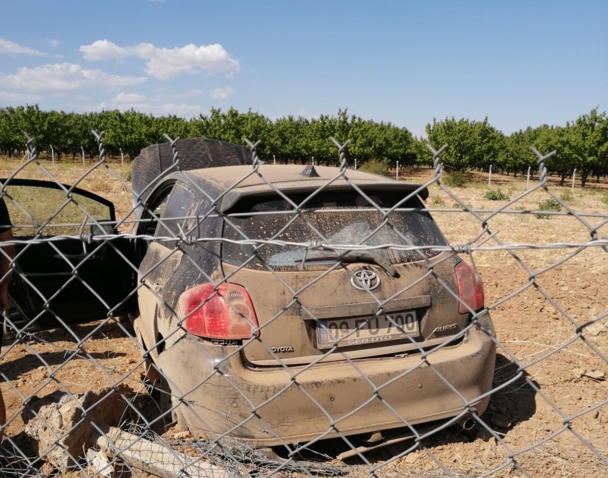Malatya’da kontrolden çıkan otomobil bahçeye uçtu: 3 yaralı 