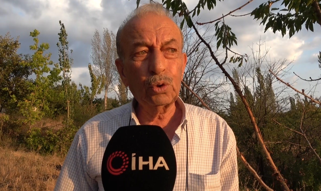 Bahçesine sürekli geyik giren vatandaş çaresiz 