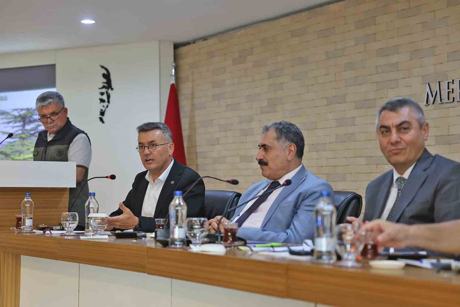 Orman yangınlarıyla mücadelede koordinasyonun önemi vurgulandı 