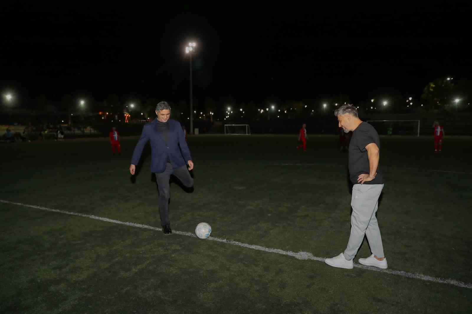 Aliağa 13 Eylül Masterler Futbol Turnuvası başladı 