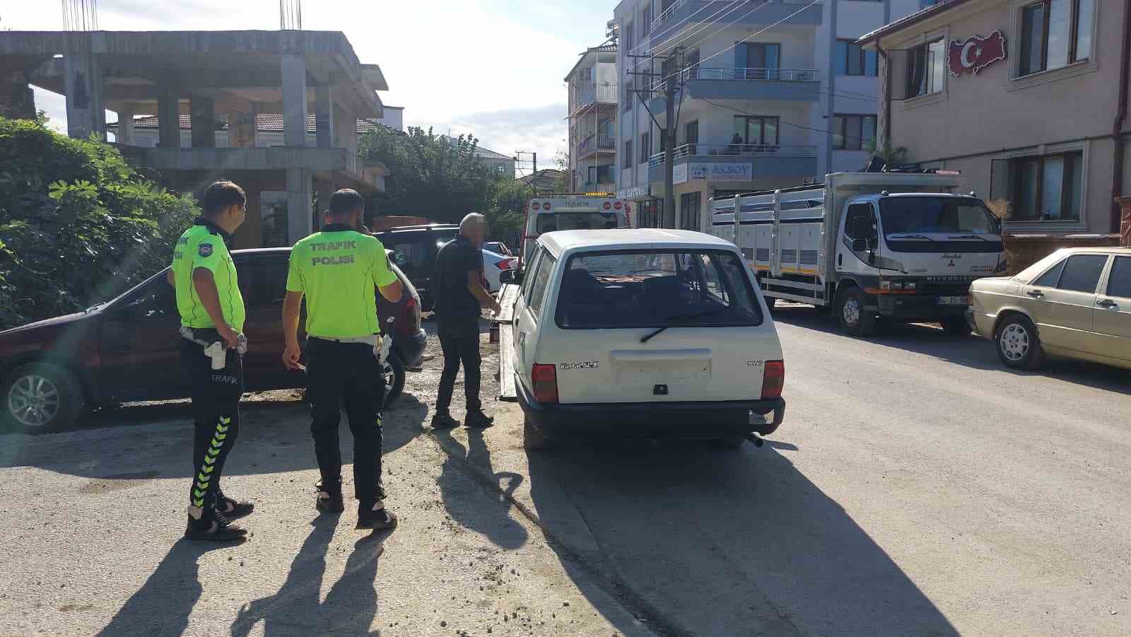 Çekme belgeli otomobil, başka bir araç plakasıyla yakalandı 