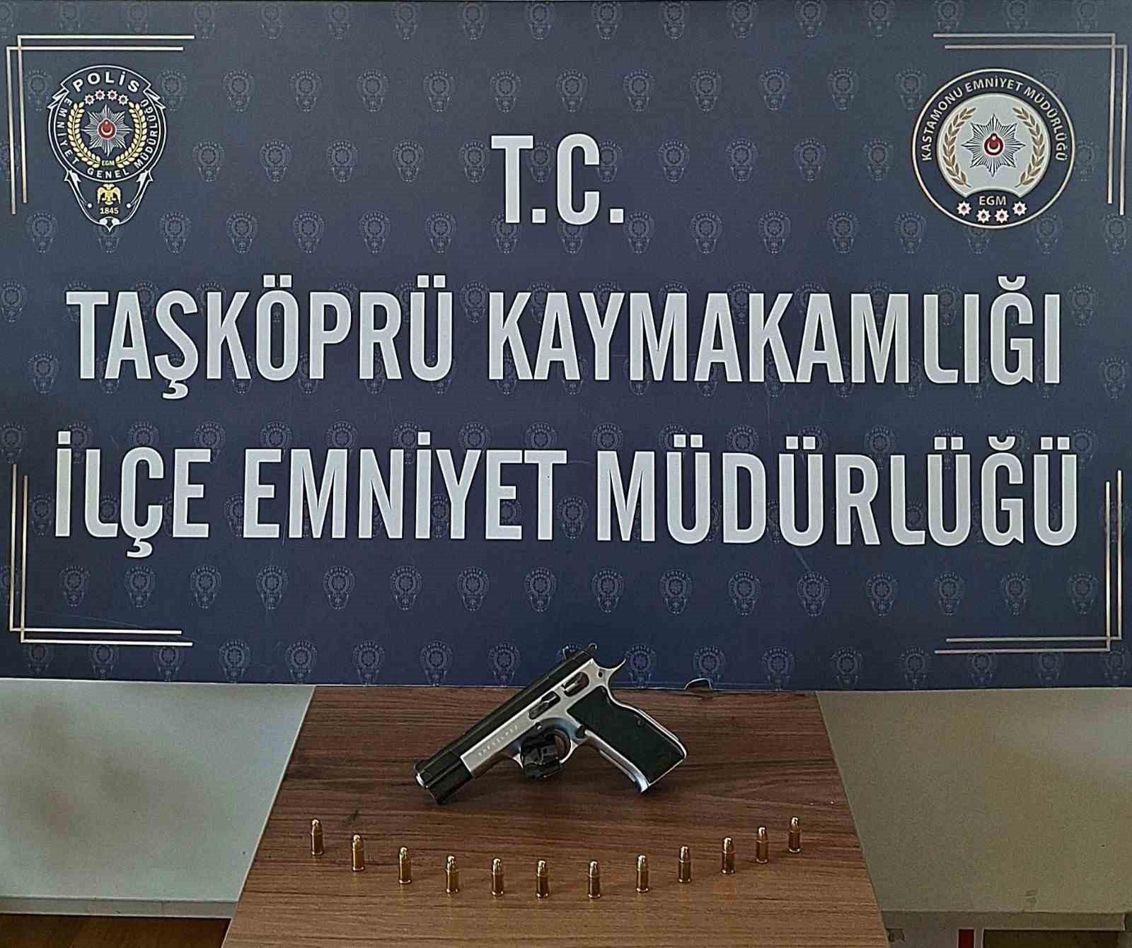 Kastamonu’da 3 adet tabanca ele geçirildi: 3 şüpheli hakkında işlem başlatıldı 