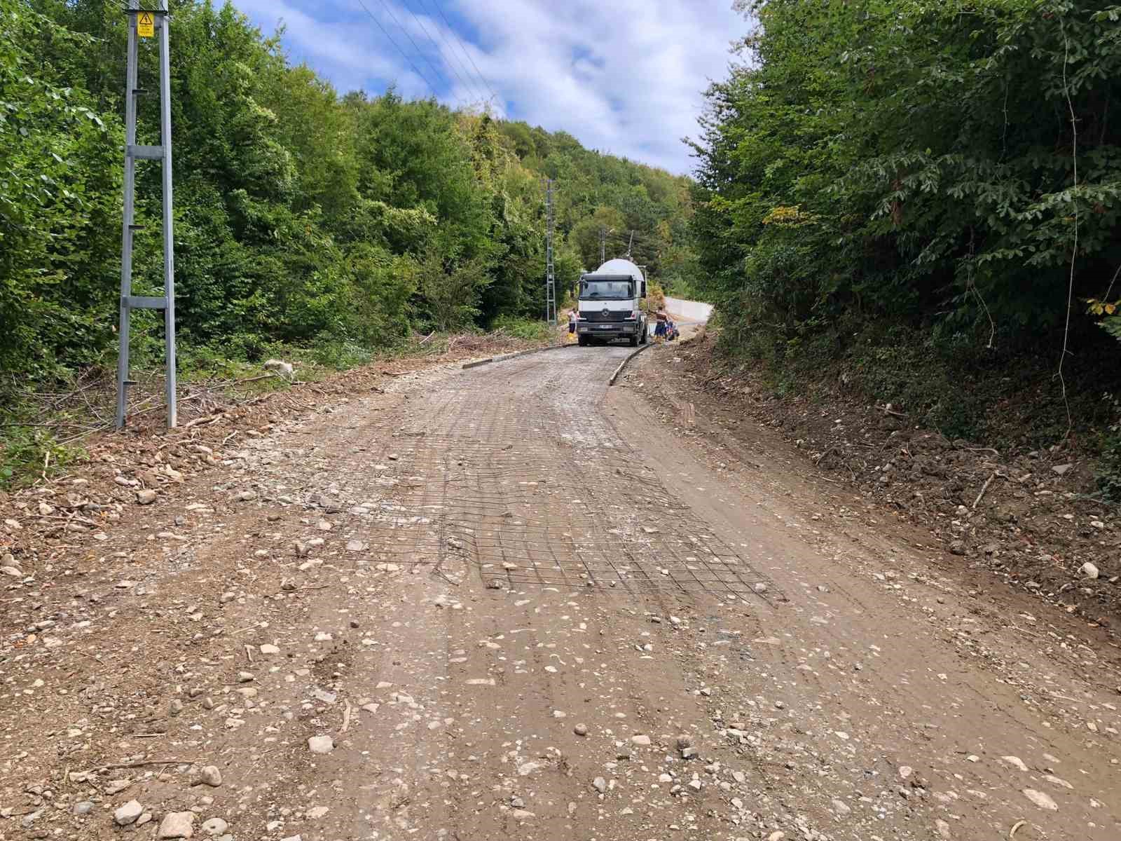 Sinop’ta köylüler kendi yollarını yaptı: 