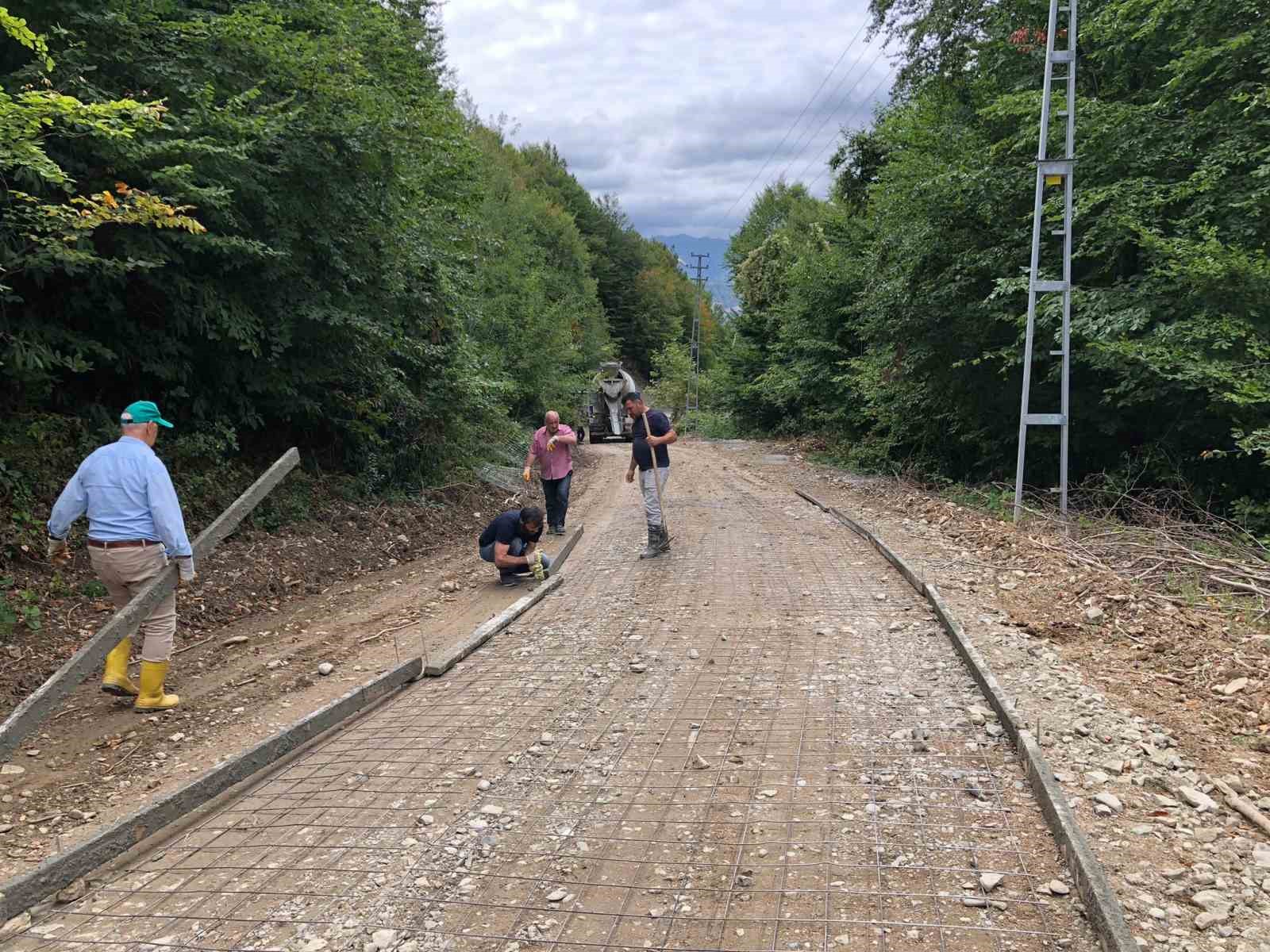 Sinop’ta köylüler kendi yollarını yaptı: 