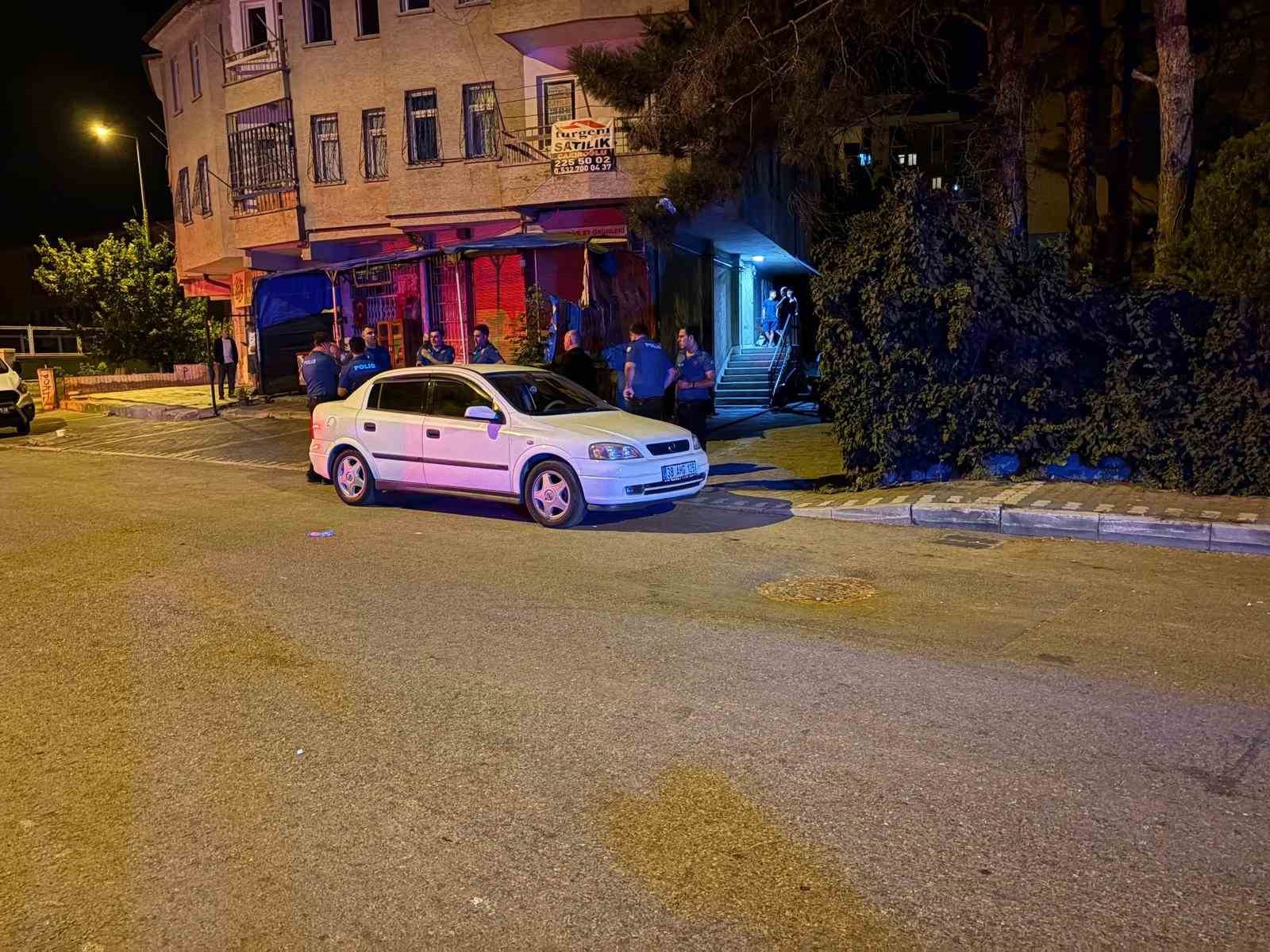 Eşi tarafından terk edilen genç adam yaşamına son verdi 