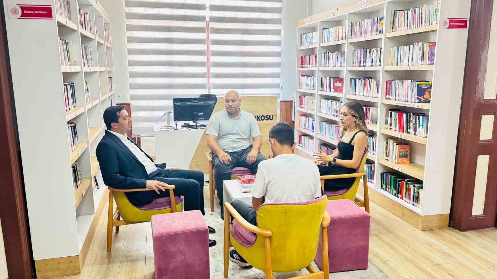 Kaymakam Evlice, Havran Millet Kütüphanesi’ni ziyaret etti 