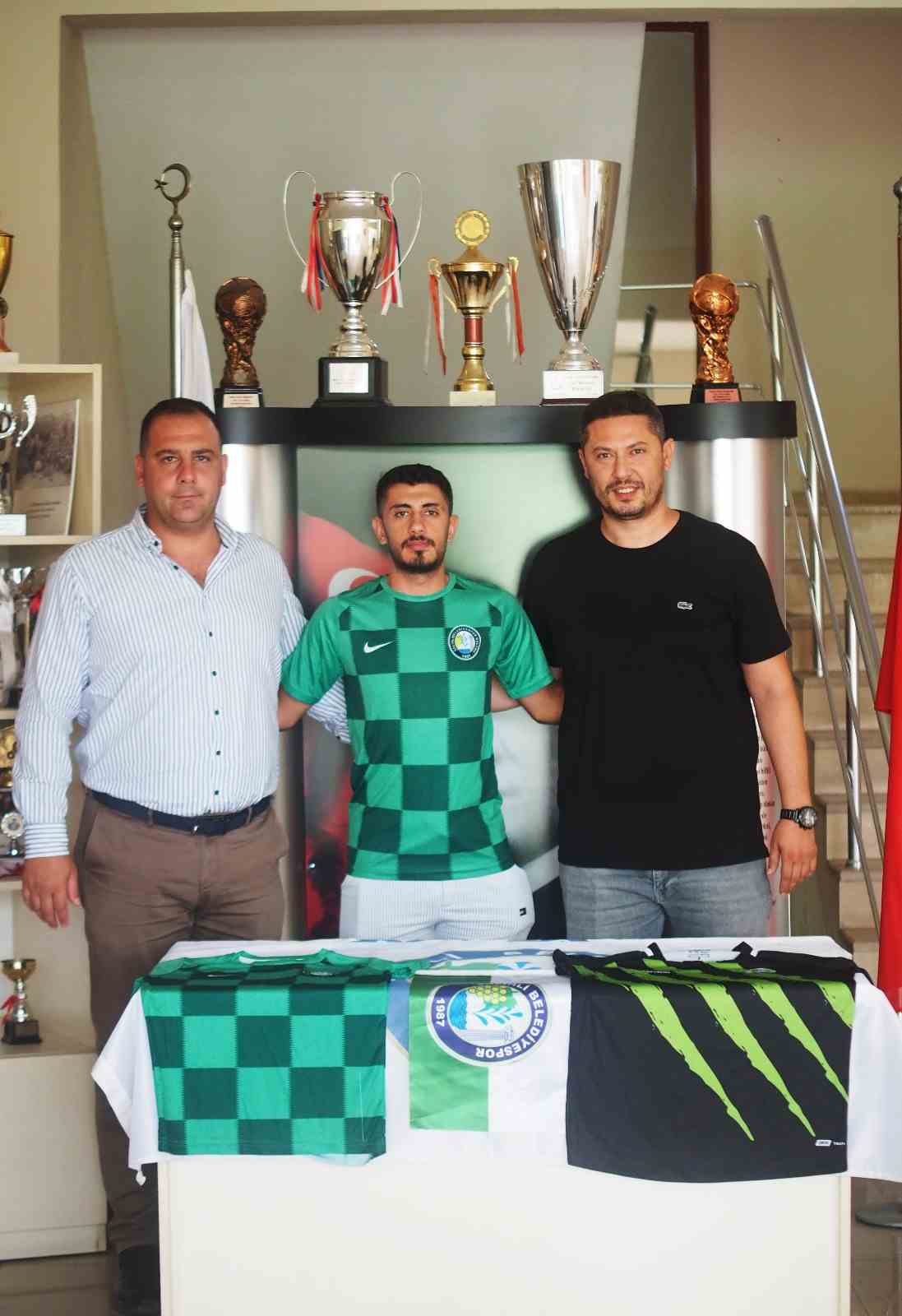 Salihli Belediyespor’da 5 imza birden 