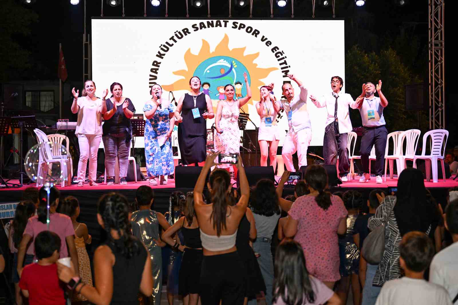 Mersin’de yazın son günleri konserlerle şenlendi 