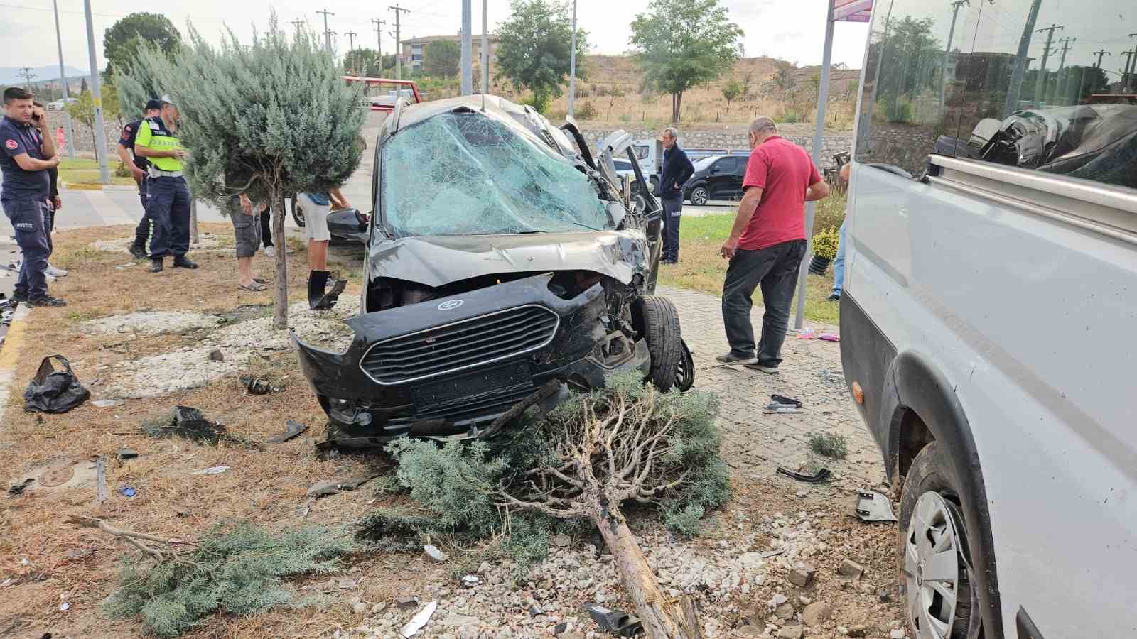 Sındırgı’da trafik kazası: 4 yaralı 