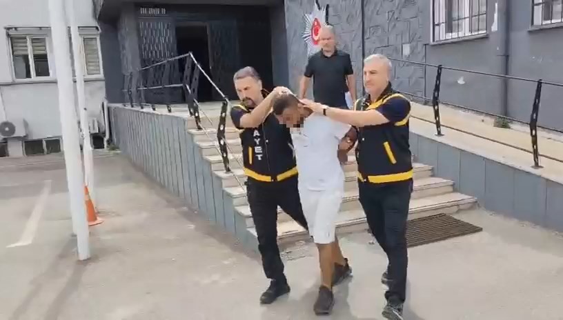 3 çocuk annesi eşini, bıçakla öldüren koca adliyeye sevk edildi 