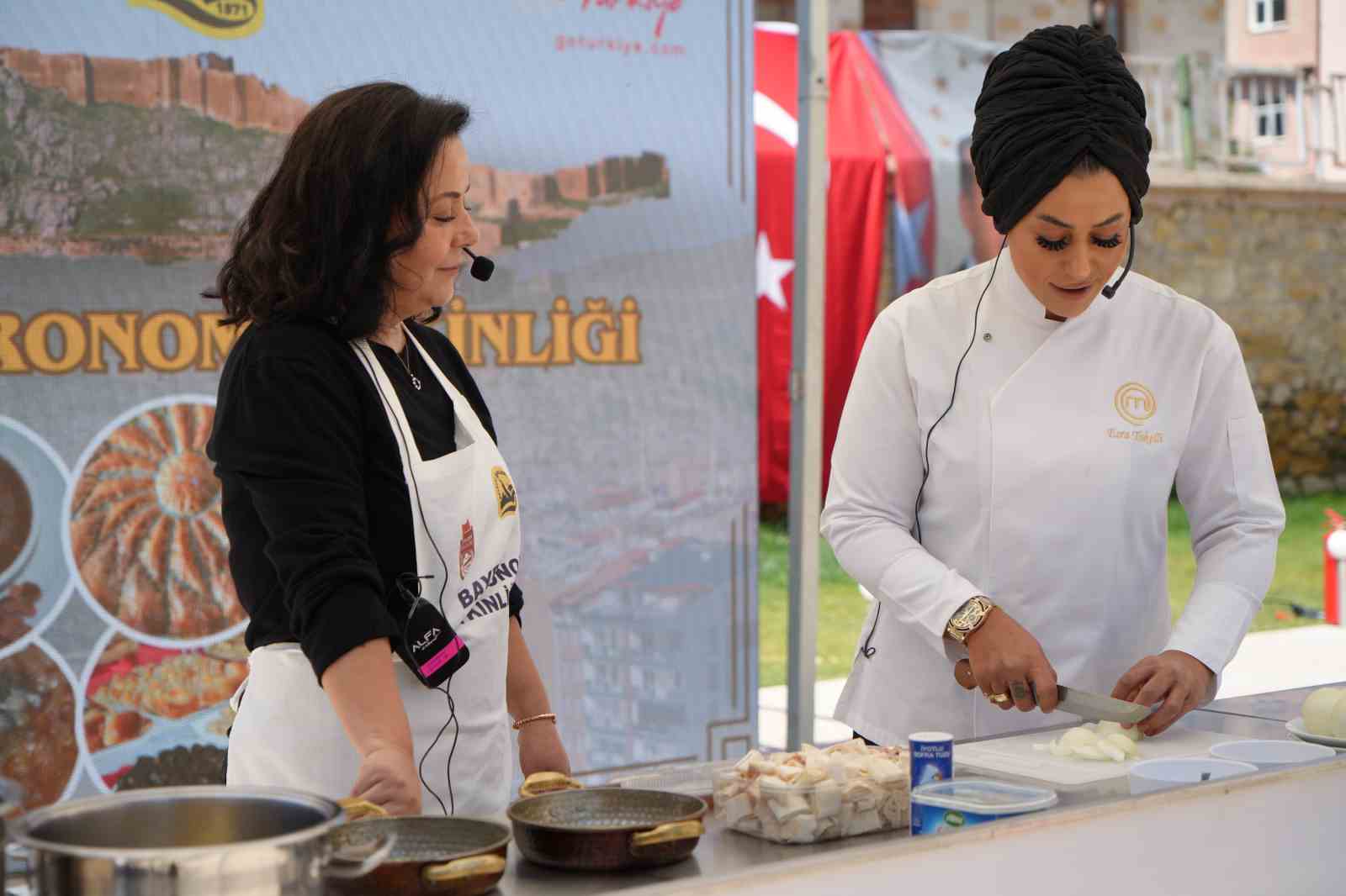 Bayburt’ta ‘1. Gastronomi Etkinliği’ düzenlendi: Ünlü şeflerden yöresel lezzetlere tam not 