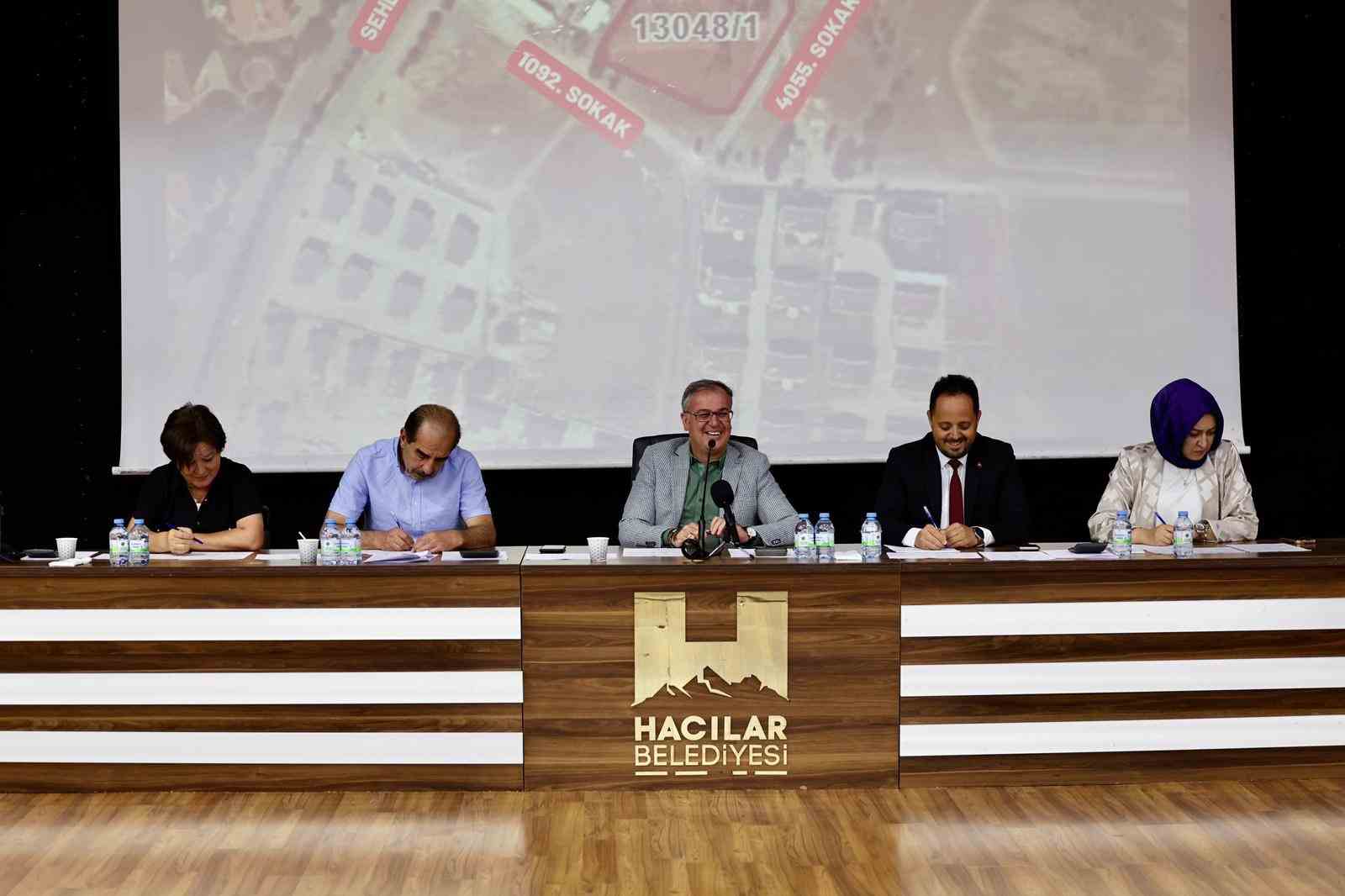 Hacılar’da arsa satış ihalesinden 72 milyon TL gelir elde edildi 