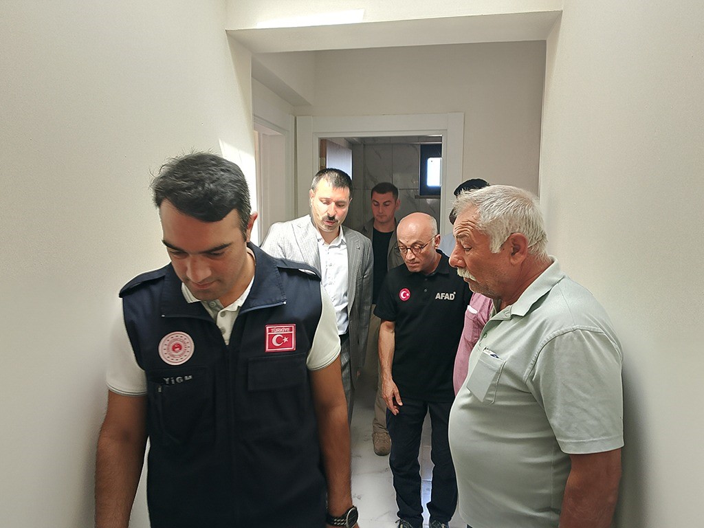 Ayvacık’ta depremlerin ardından toplam 580 konut sahiplerine teslim edildi 