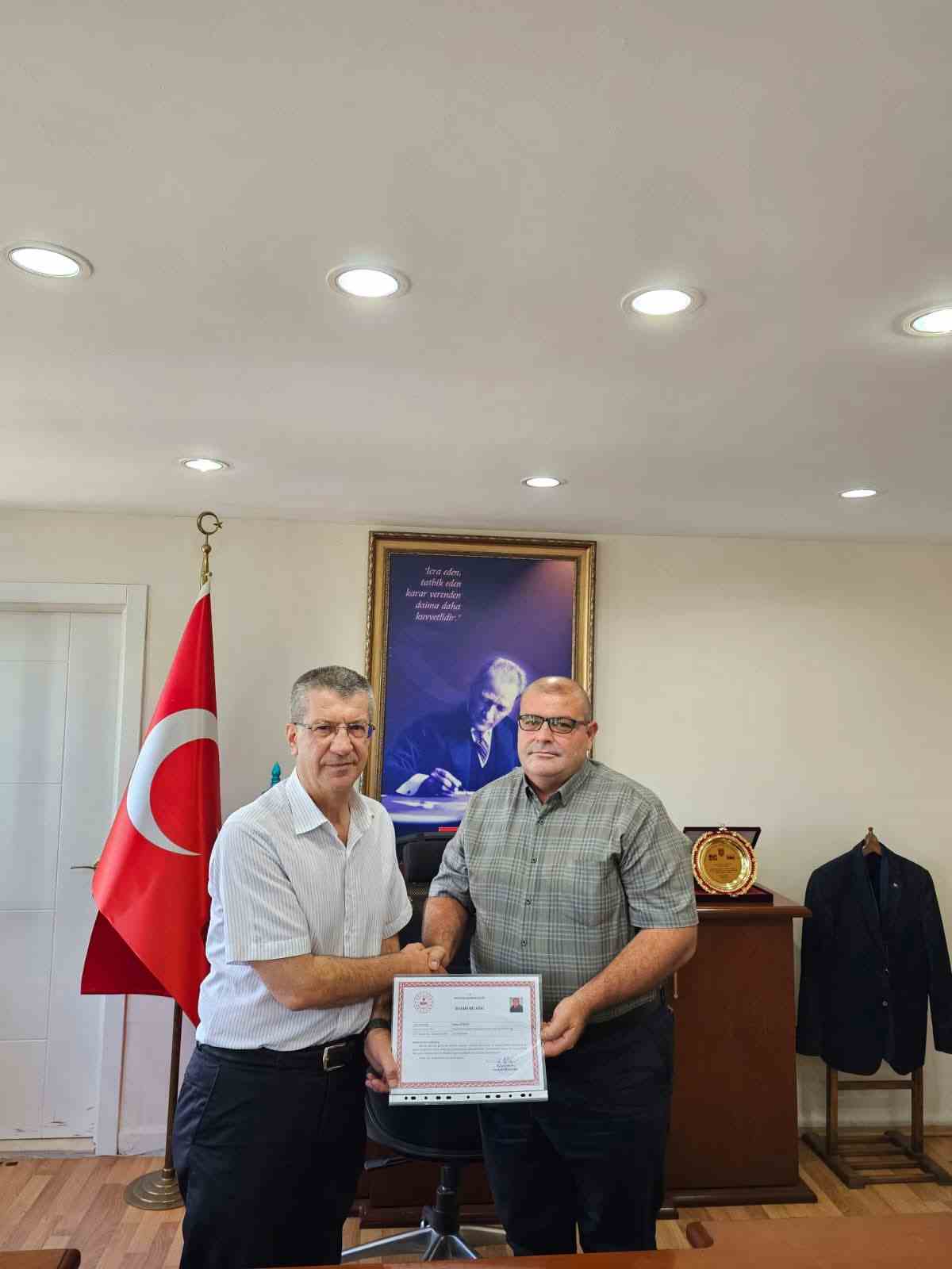 Kaymakam Orhan başarılı personeli ödüllendirdi 