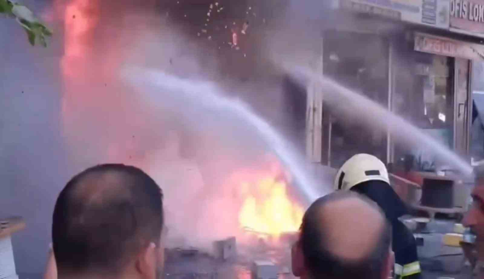 Şanlıurfa’da iş yerinde korkutan yangın 