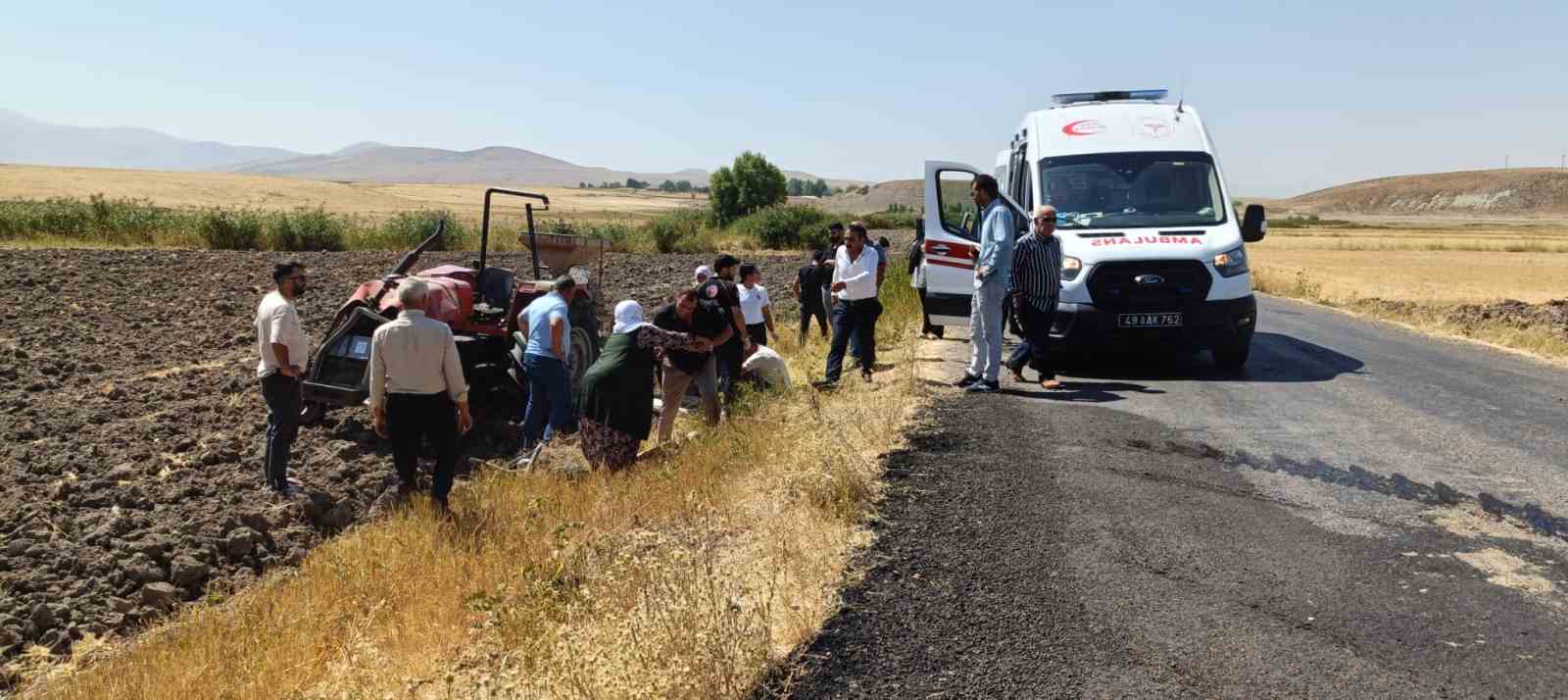 Devrilen traktörün altında kalan genç hayatını kaybetti 