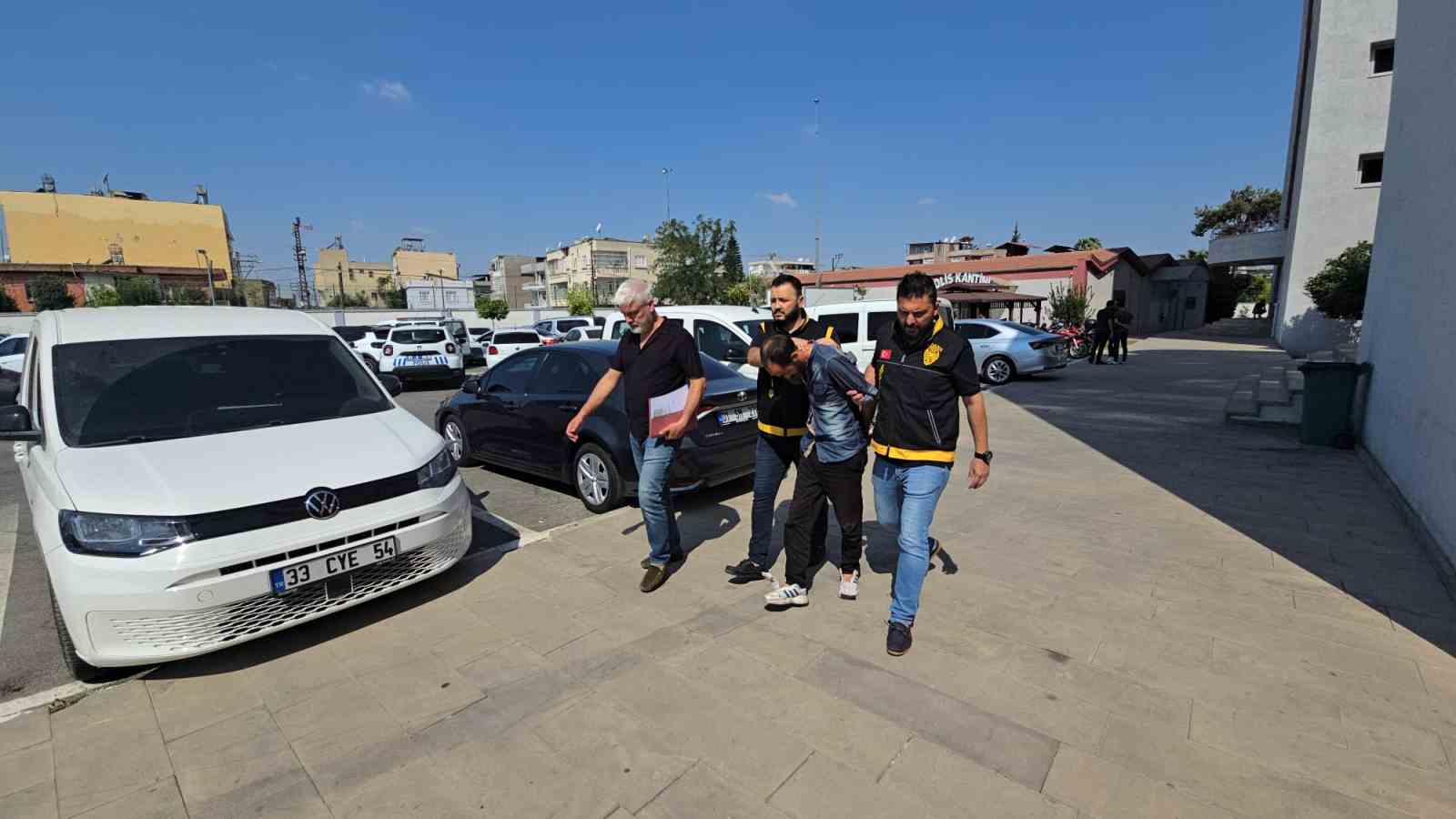 Gündüz vakti bisiklet çaldı, yakalanınca 