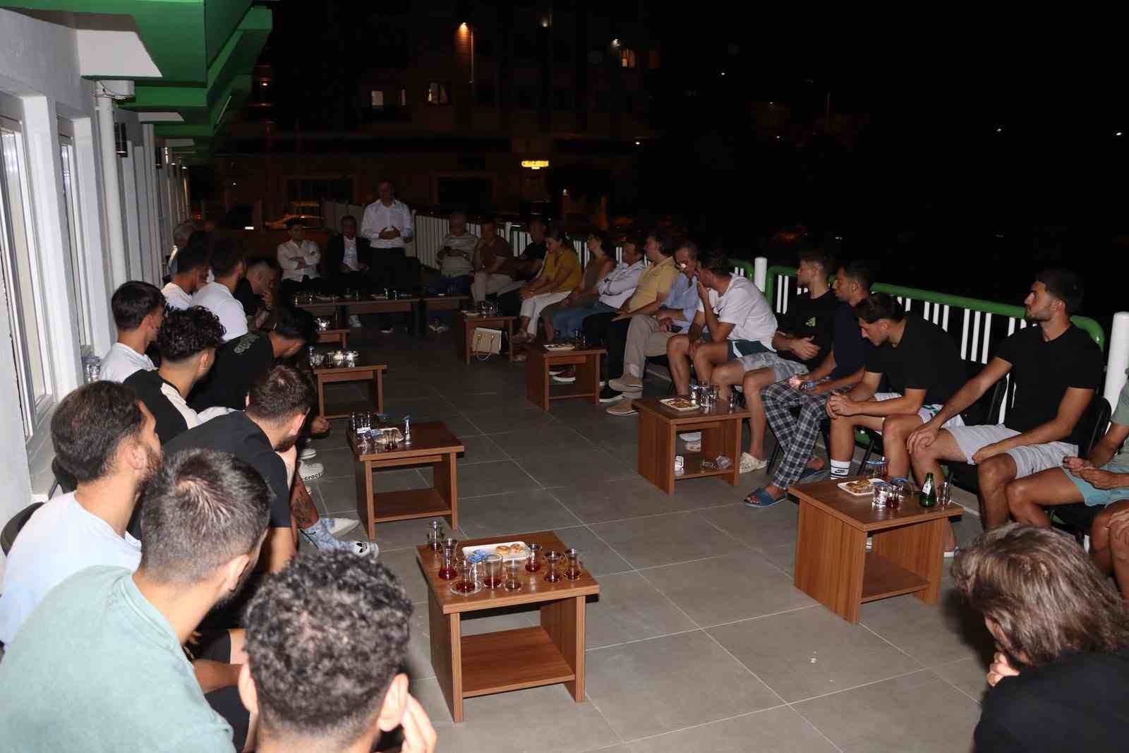 Muğlaspor yönetimi futbolcularla sezon öncesi buluştu 