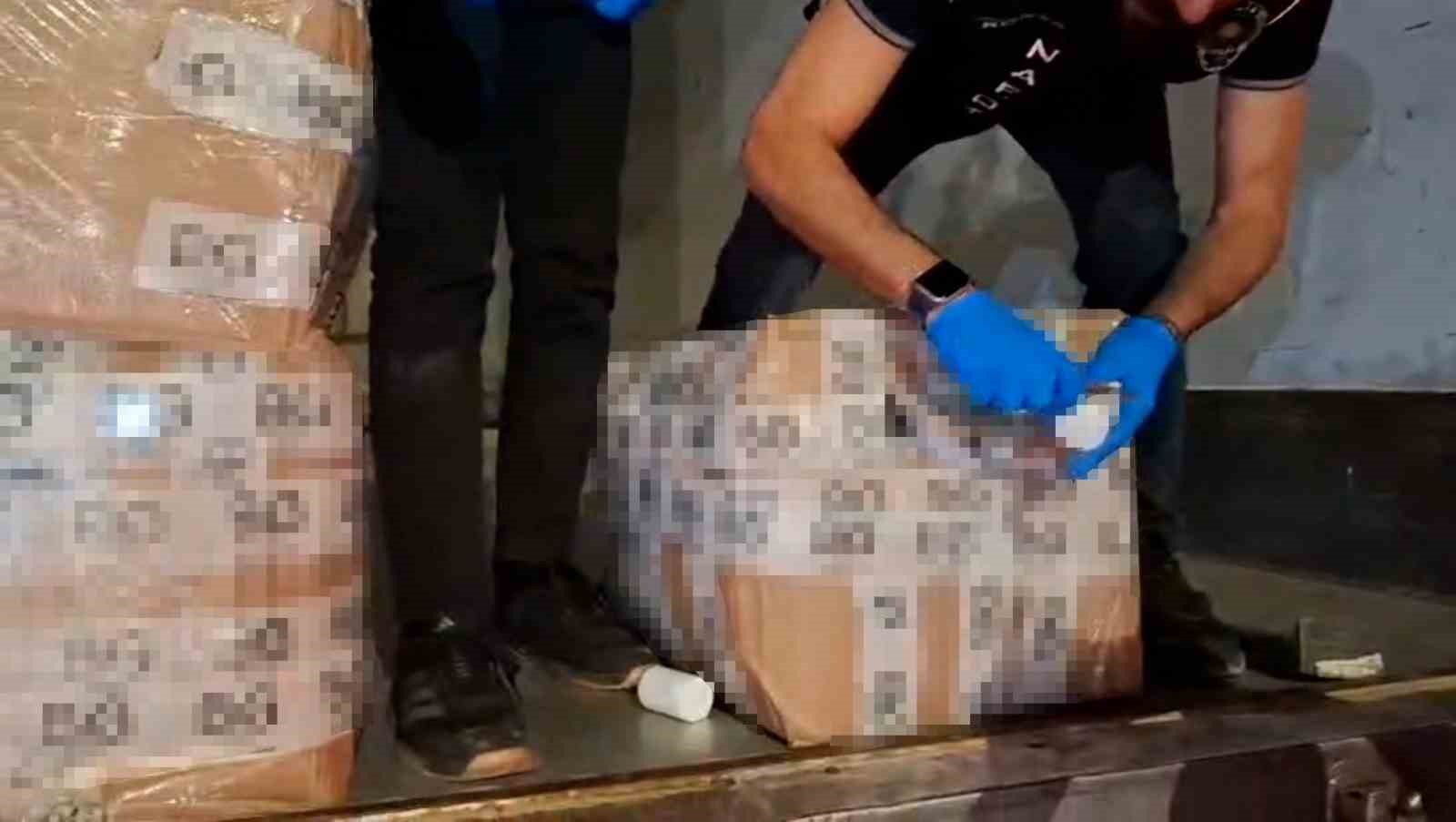 Konya’da zehir tacirlerine operasyon: 712 bin hap ve 65 kök kenevir ele geçirildi 