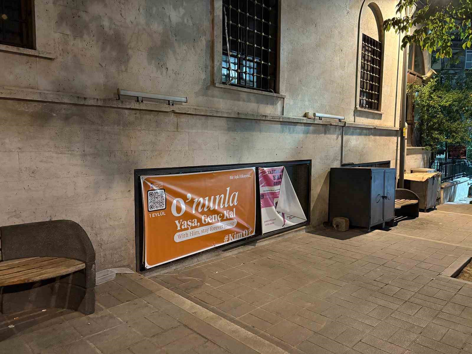 Bursa’da merak uyandıran pankartlar: 