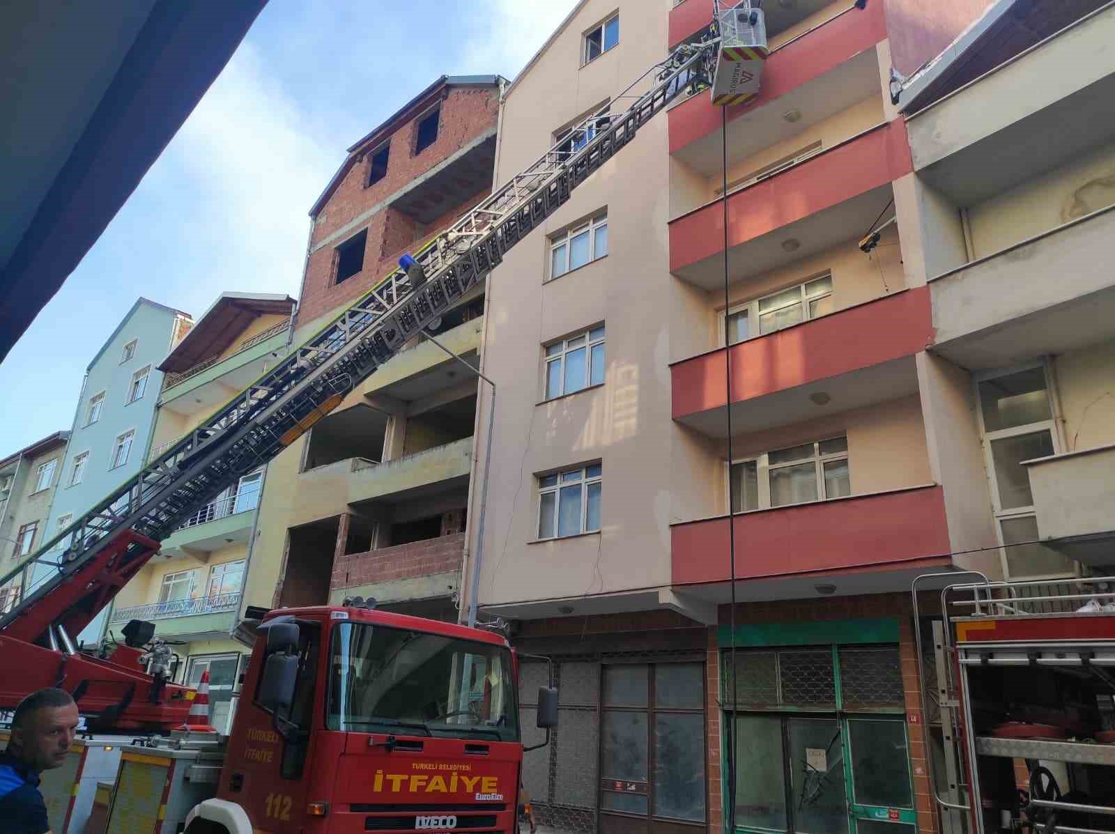 Türkeli’de apartman dairesinde yangın 