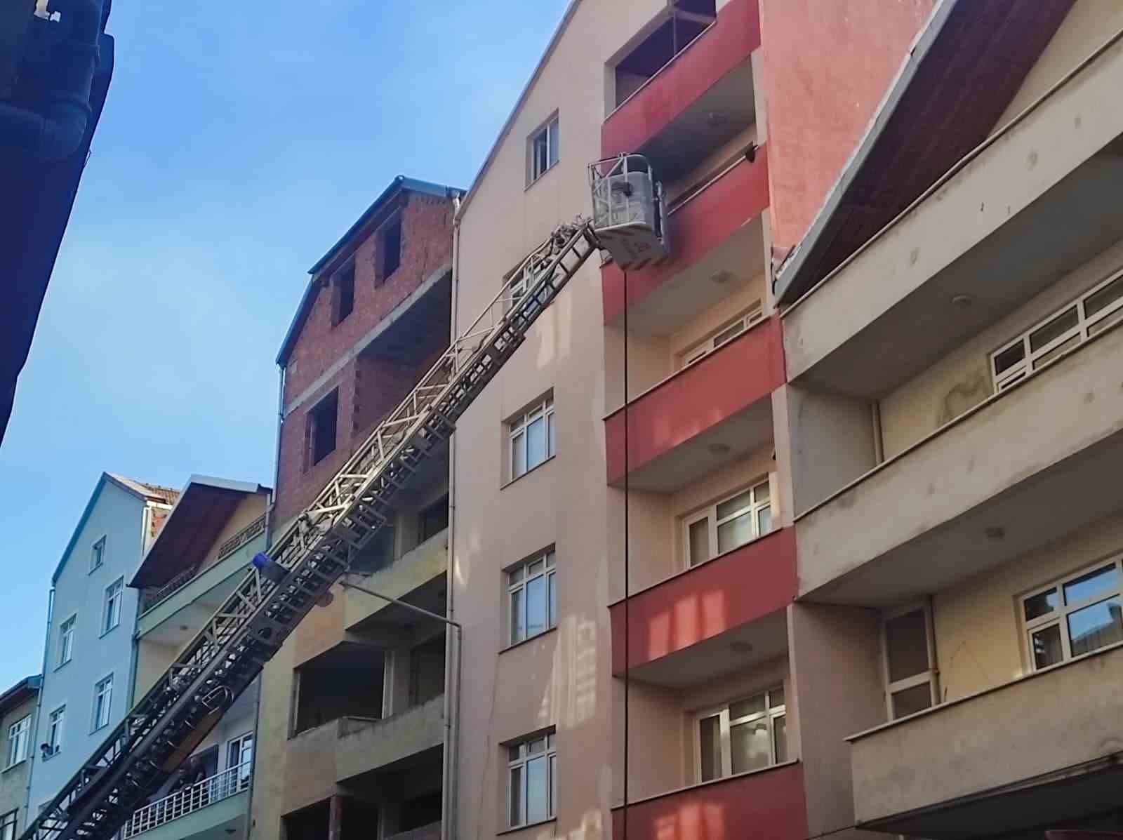 Türkeli’de apartman dairesinde yangın 