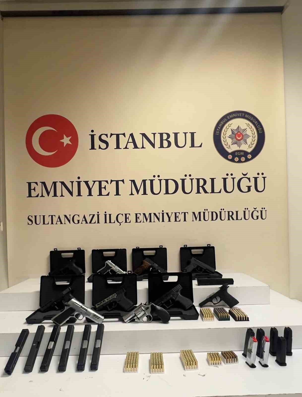 Sultangazi’de 14 suç kaydı olan şüpheli kıskıvrak yakalandı