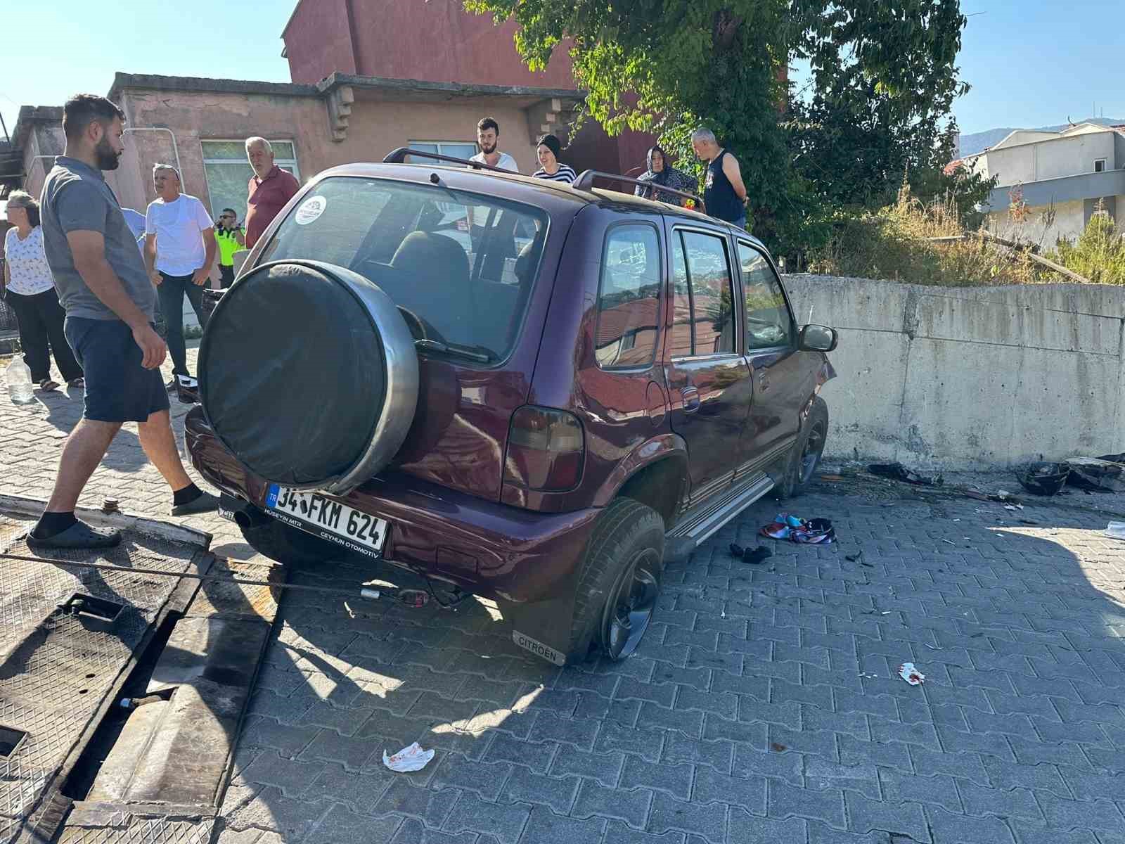 Otomobilin freni boşaldı, iki araca çarptı; 4 yaralı
